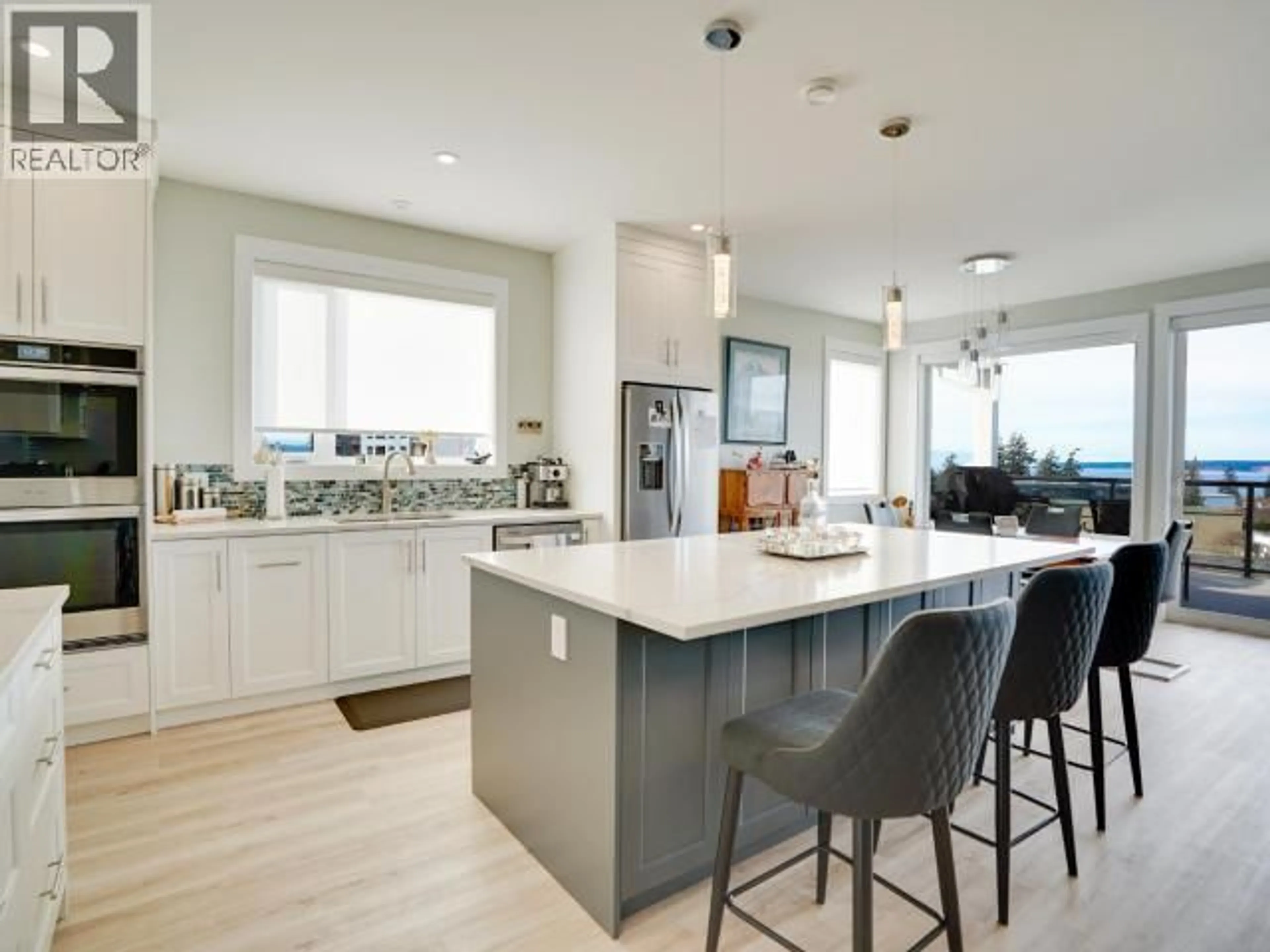 Open concept kitchen, unknown for 4351 QUEBEC AVE, Powell River British Columbia