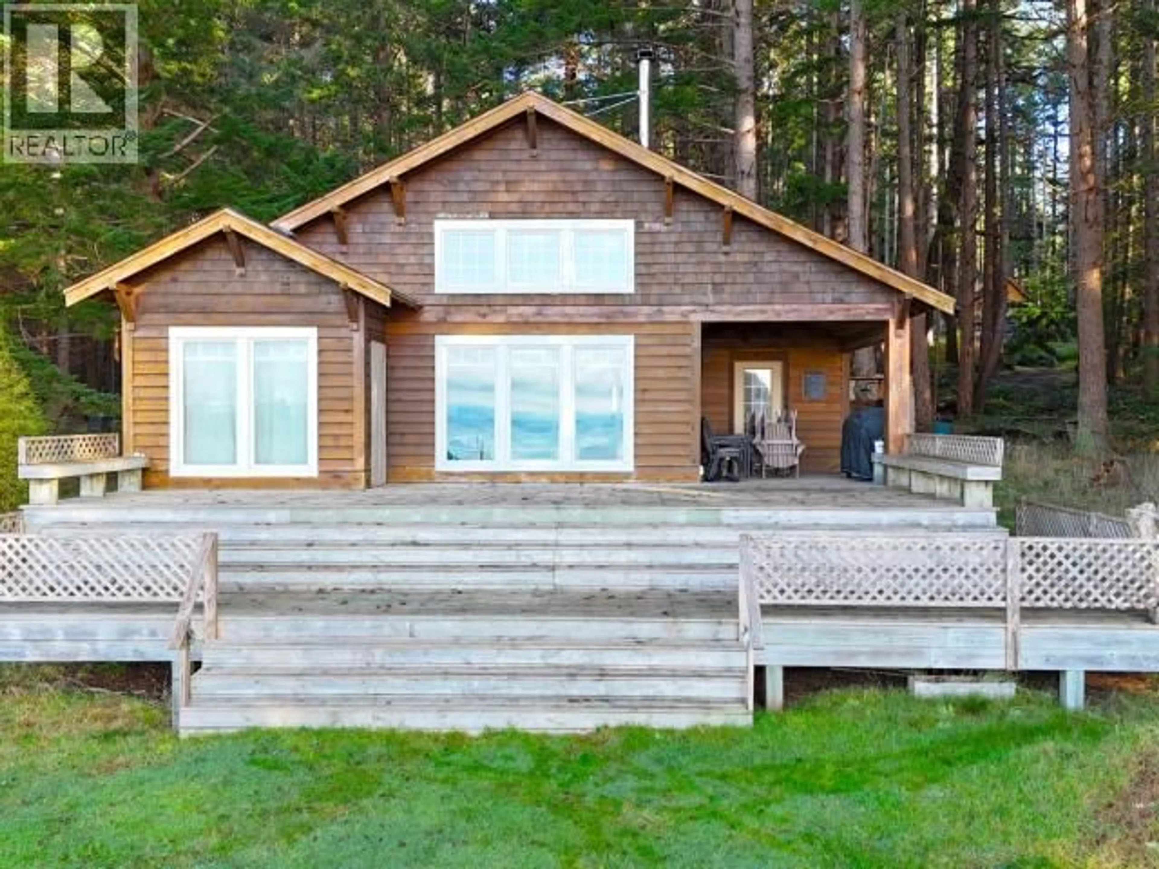 Home with vinyl exterior material, water/lake/river/ocean view for 1266/68 TENNYSON RD, Savary Island British Columbia
