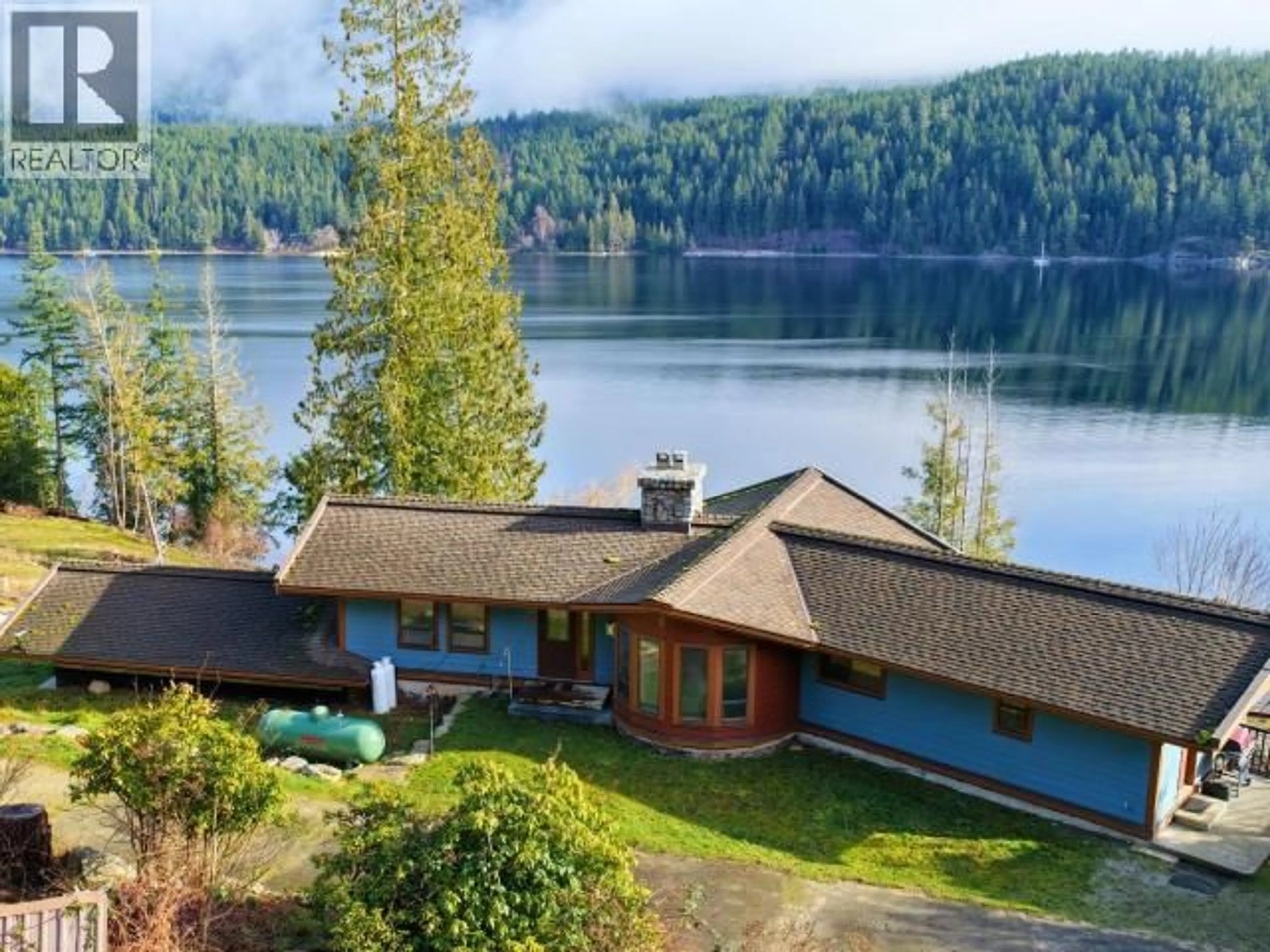 A pic from outside/outdoor area/front of a property/back of a property/a pic from drone, water/lake/river/ocean view for 2870 D'ANGIO RD, Powell River British Columbia