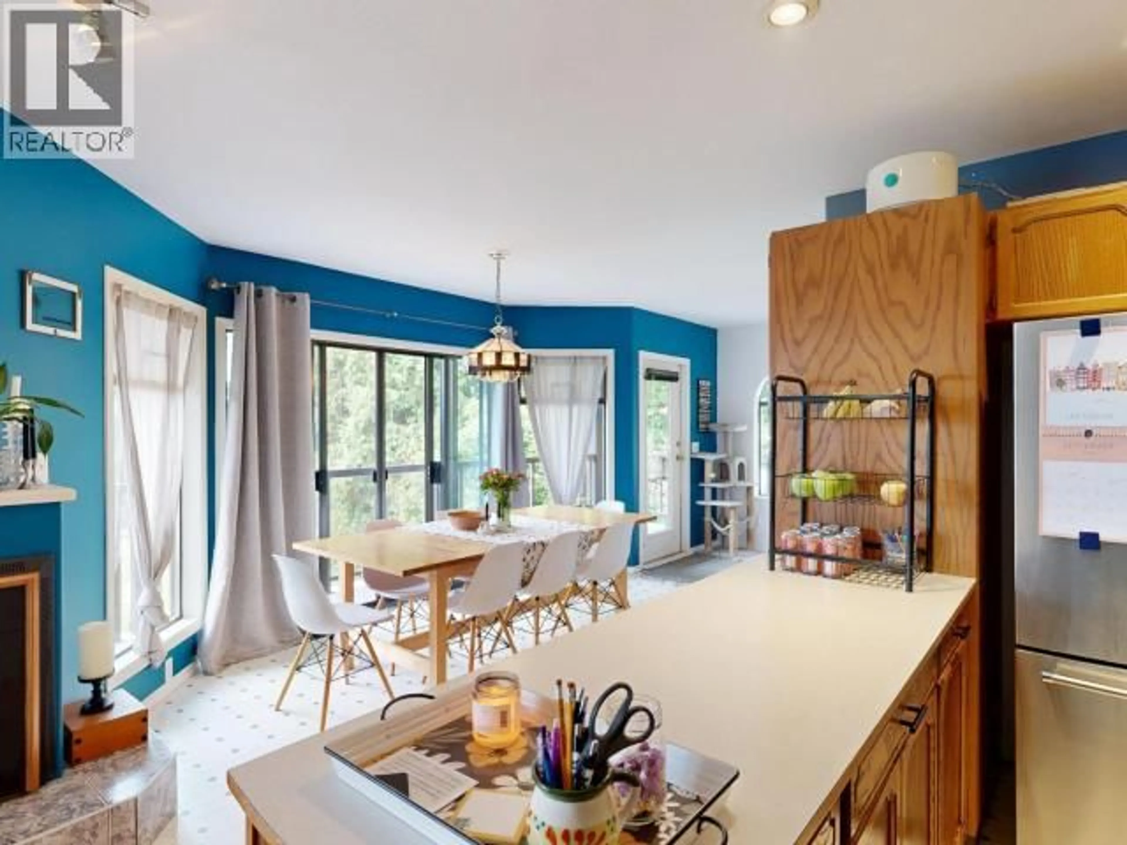 Open concept kitchen, unknown for 4739 HARVIE AVE, Powell River British Columbia V8A2P4