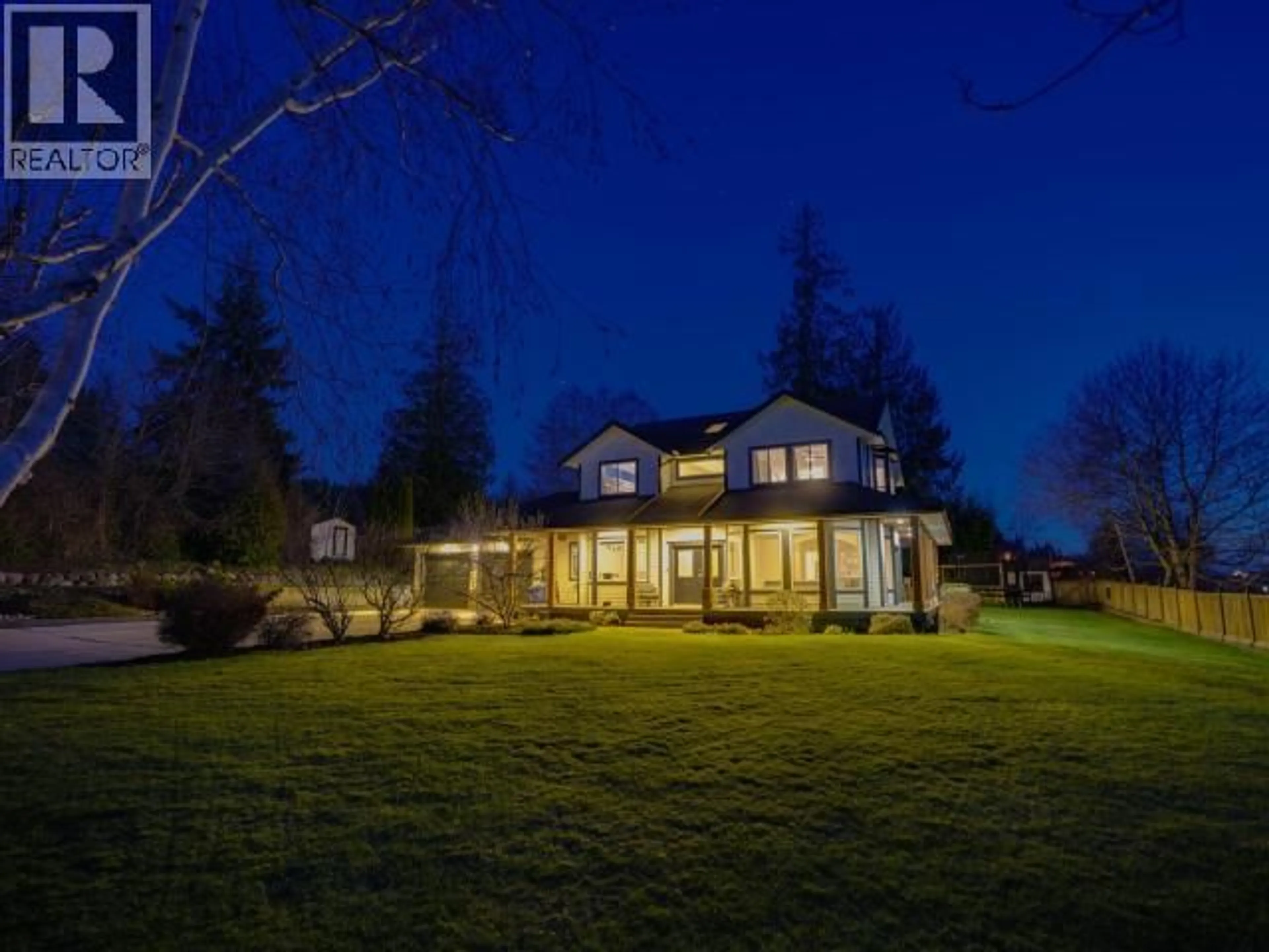 A pic from outside/outdoor area/front of a property/back of a property/a pic from drone, unknown for 7160 KEMANO STREET, Powell River British Columbia V8A1L9