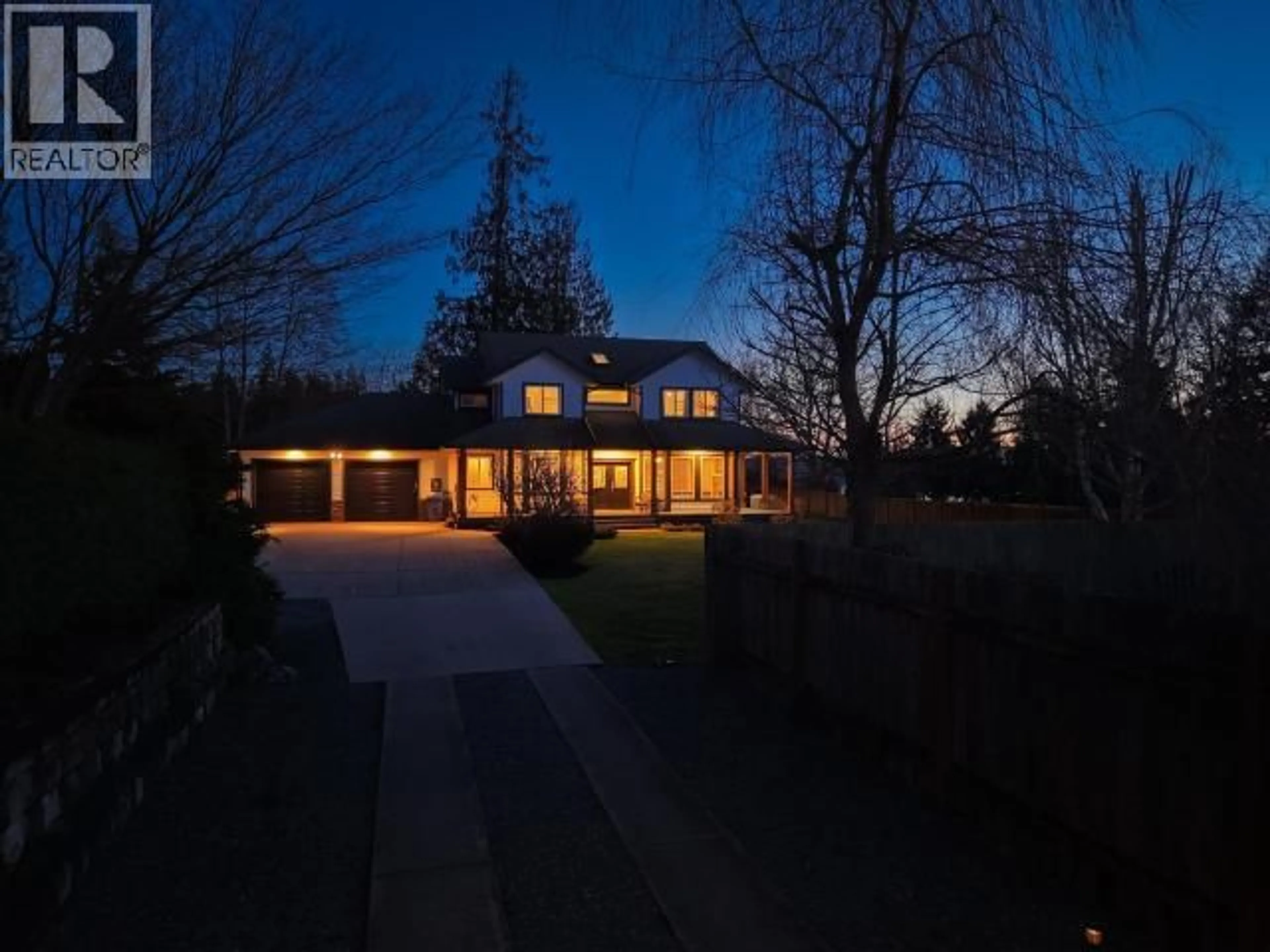 A pic from outside/outdoor area/front of a property/back of a property/a pic from drone, street for 7160 KEMANO STREET, Powell River British Columbia V8A1L9