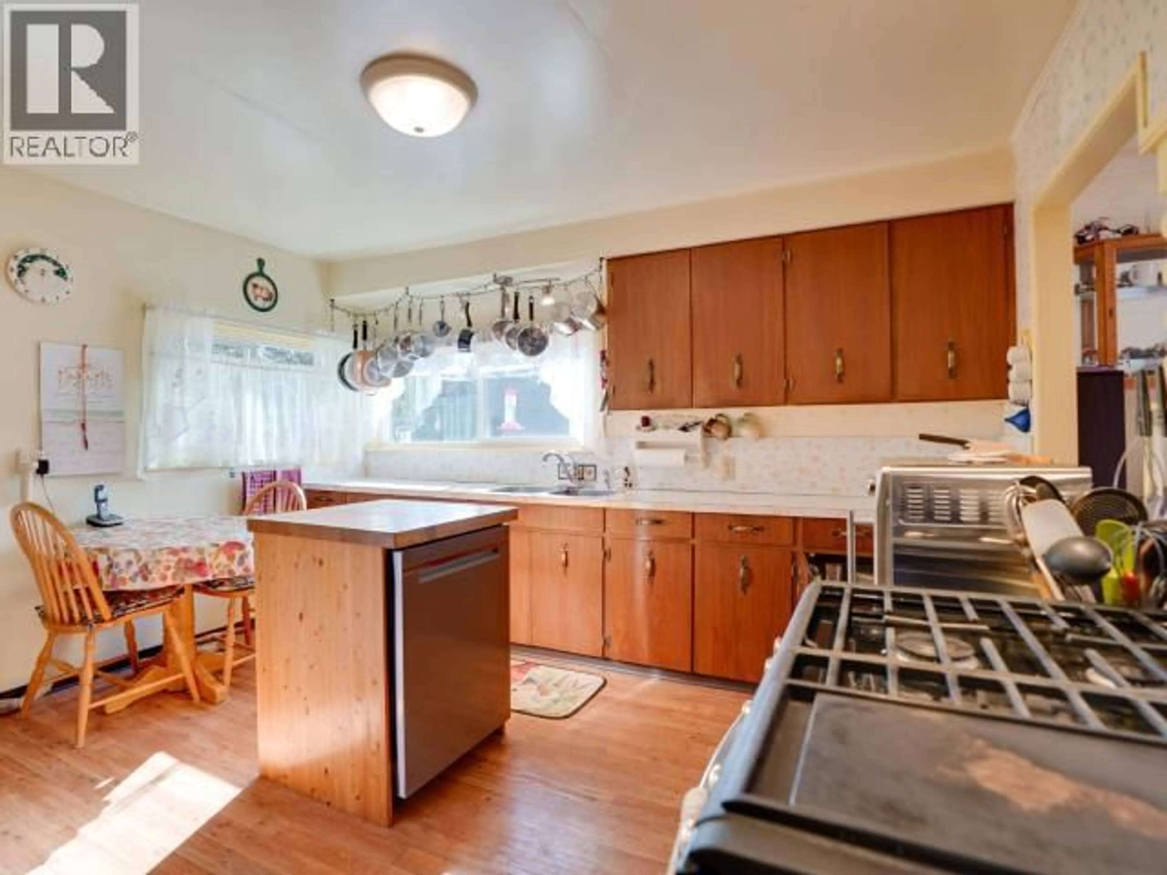 Standard kitchen, unknown for 2468 ZILINSKY ROAD, Powell River British Columbia V8A0P1