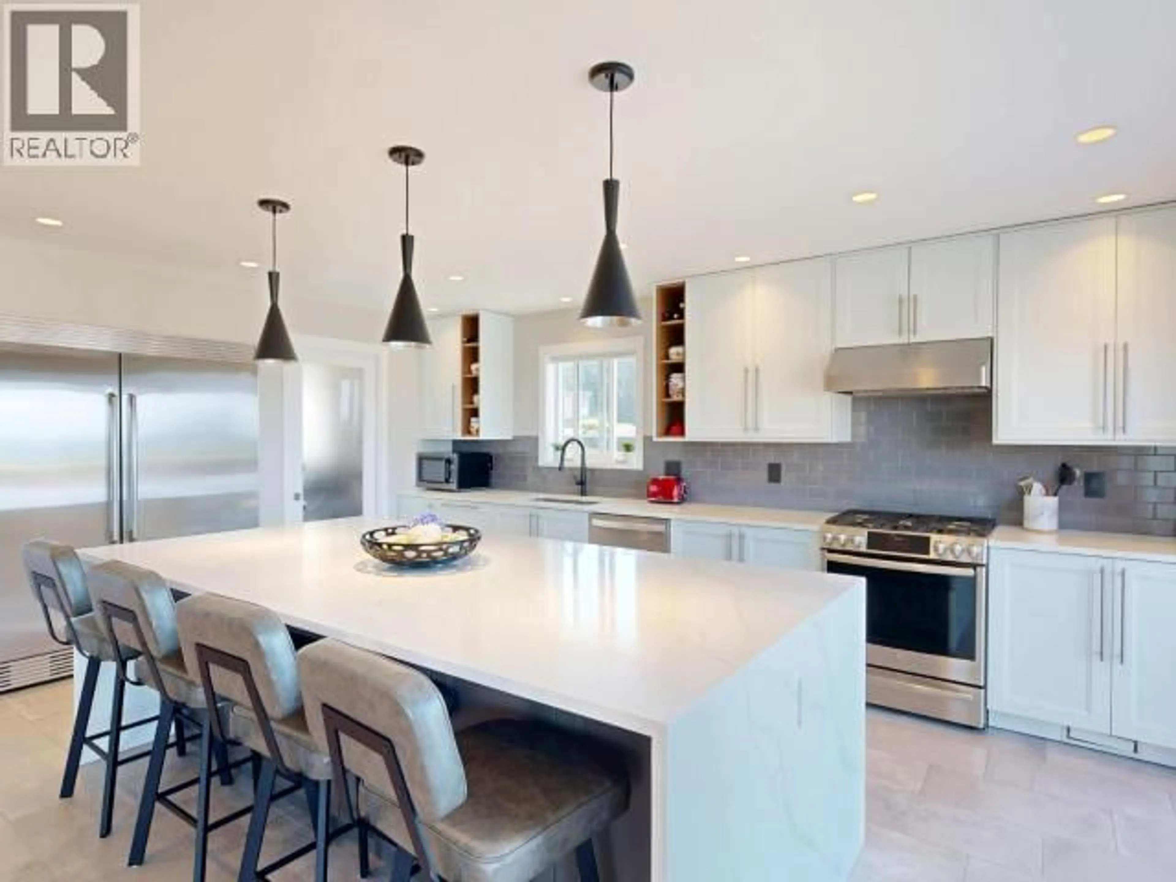 Contemporary kitchen, ceramic/tile floor for 3784 TRAIL PLACE, Powell River British Columbia V8A5L3