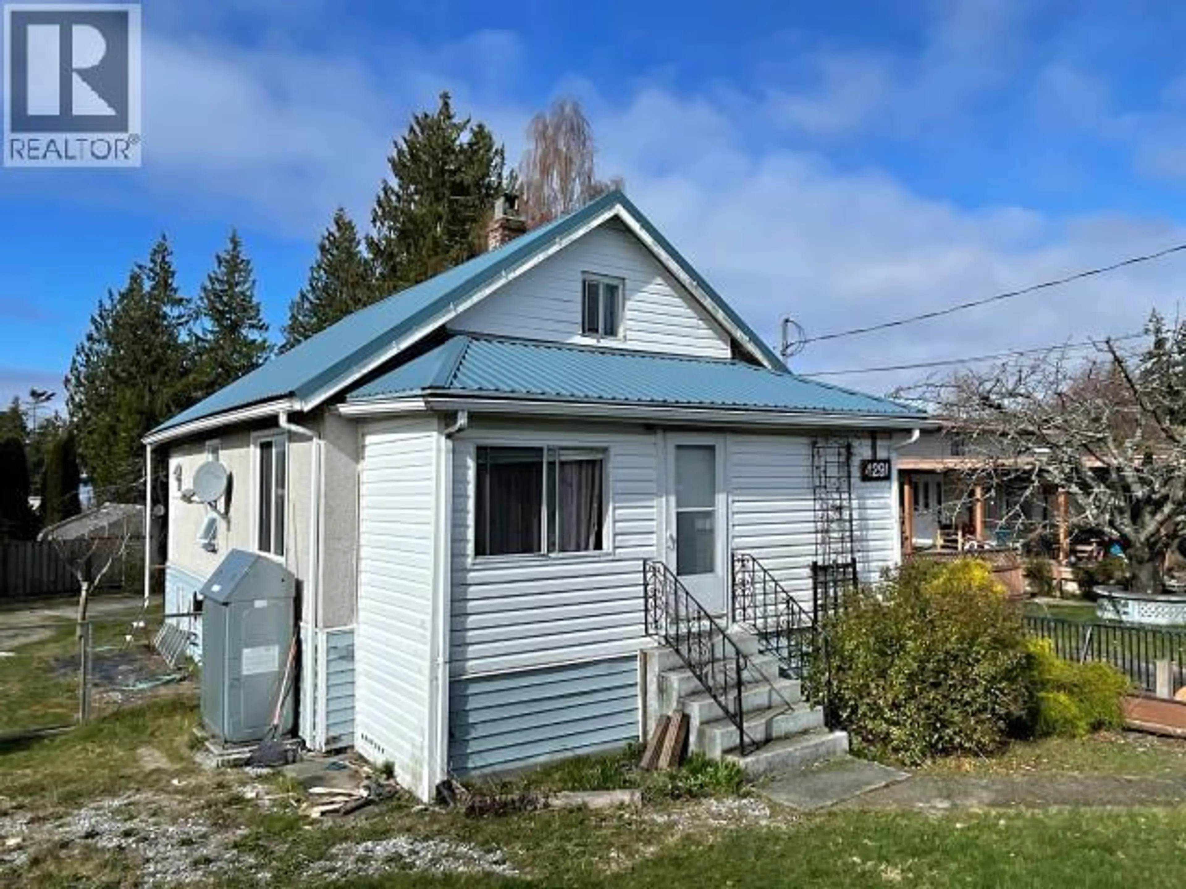 Shed for 4291 JOYCE AVE, Powell River British Columbia V8A2Z9
