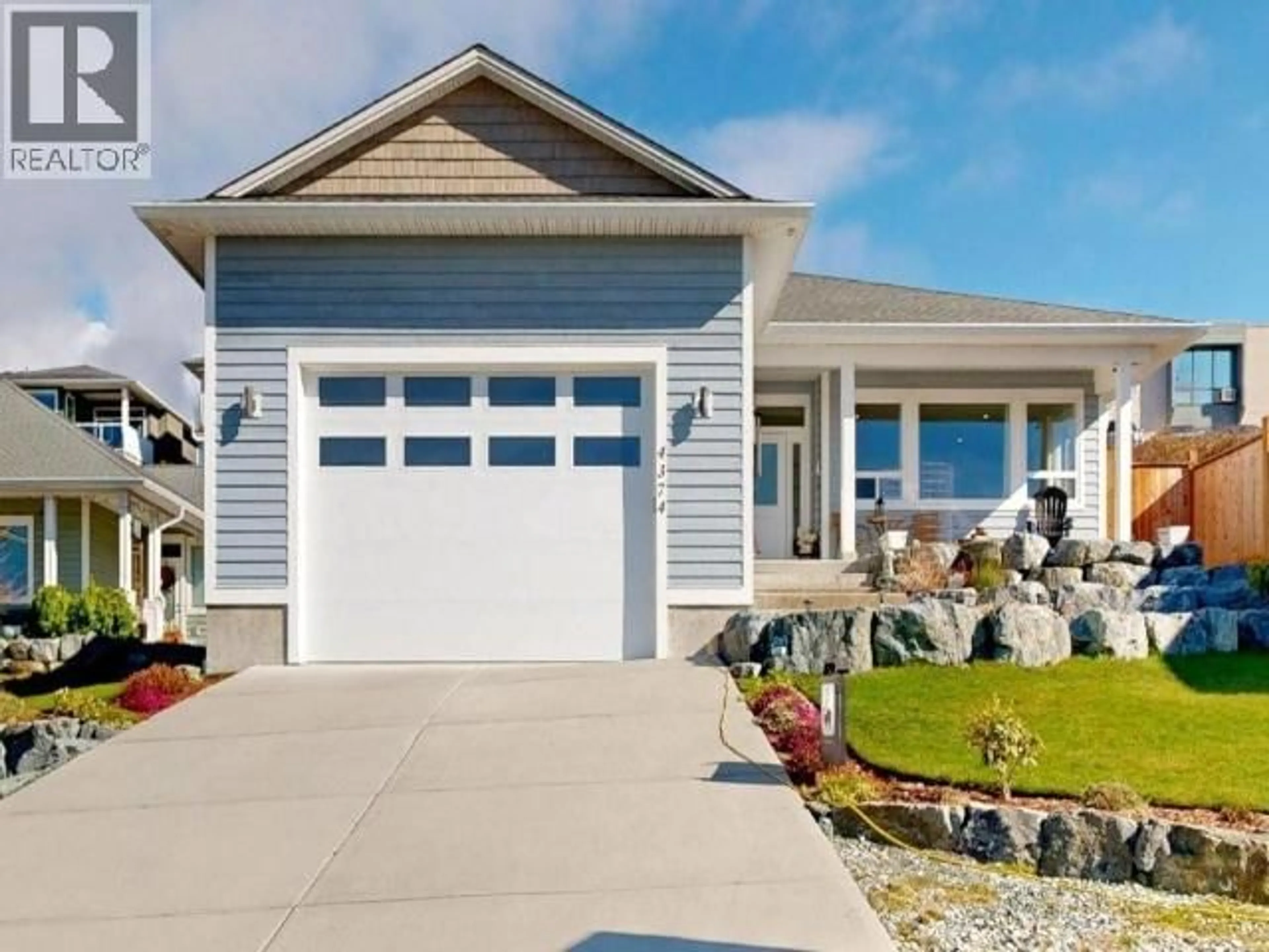 Home with vinyl exterior material, street for 4374 QUEBEC AVE, Powell River British Columbia V8A0V7