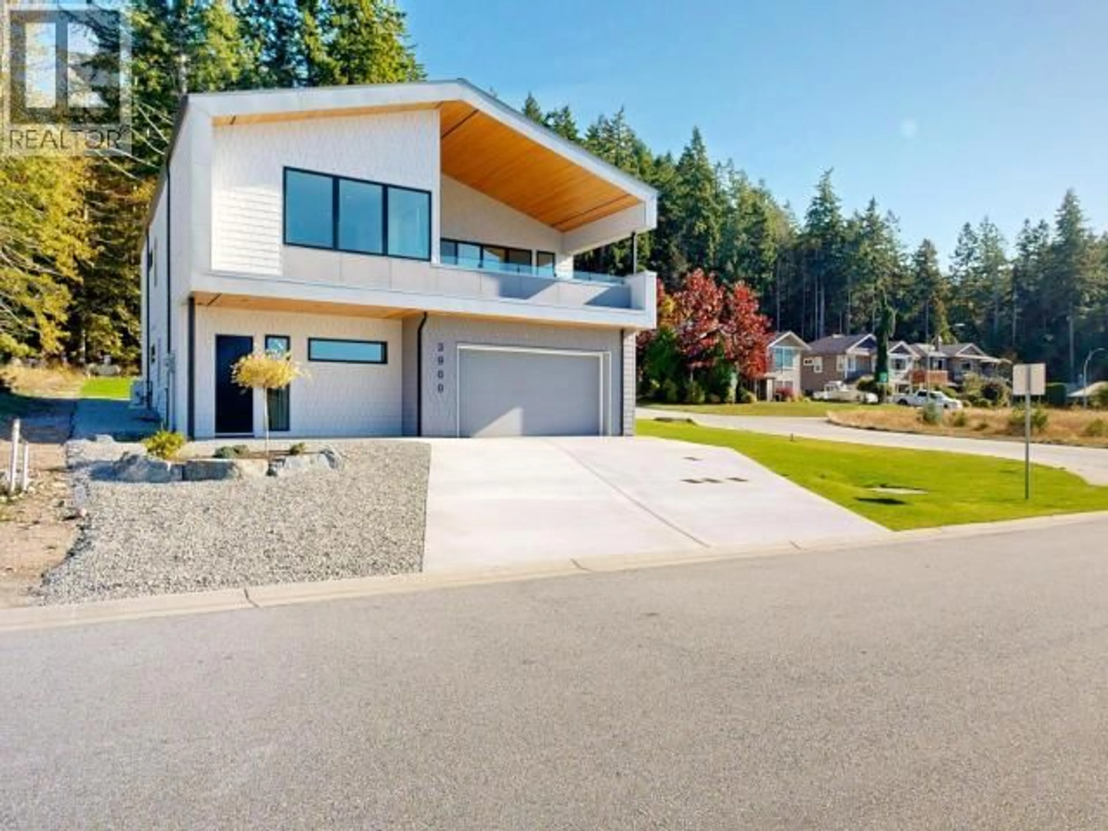Home with vinyl exterior material, street for 3900 EAGLE RIDGE PLACE, Powell River British Columbia V8A0A7