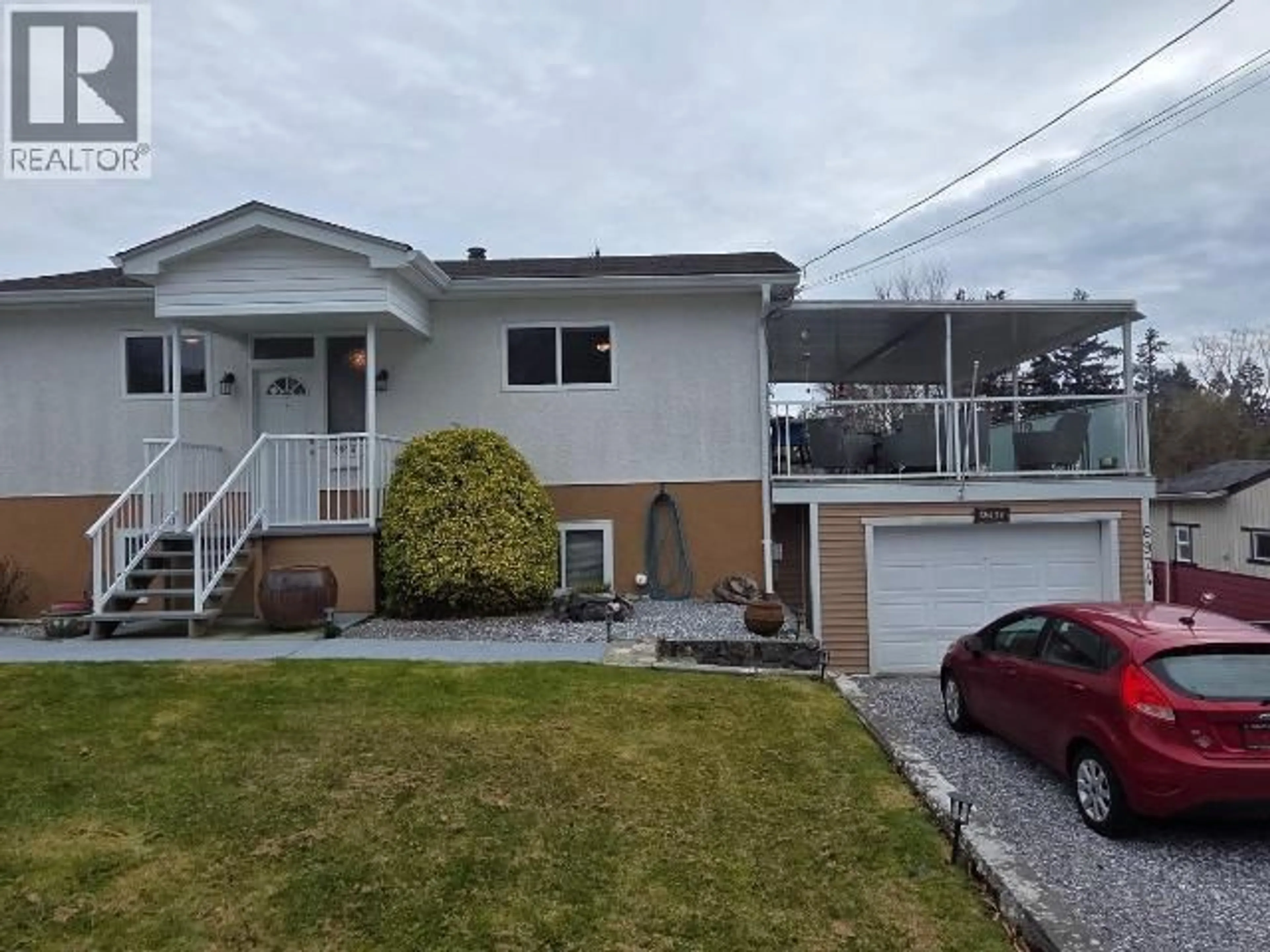 Home with vinyl exterior material, street for 6974 TERRACE STREET, Powell River British Columbia