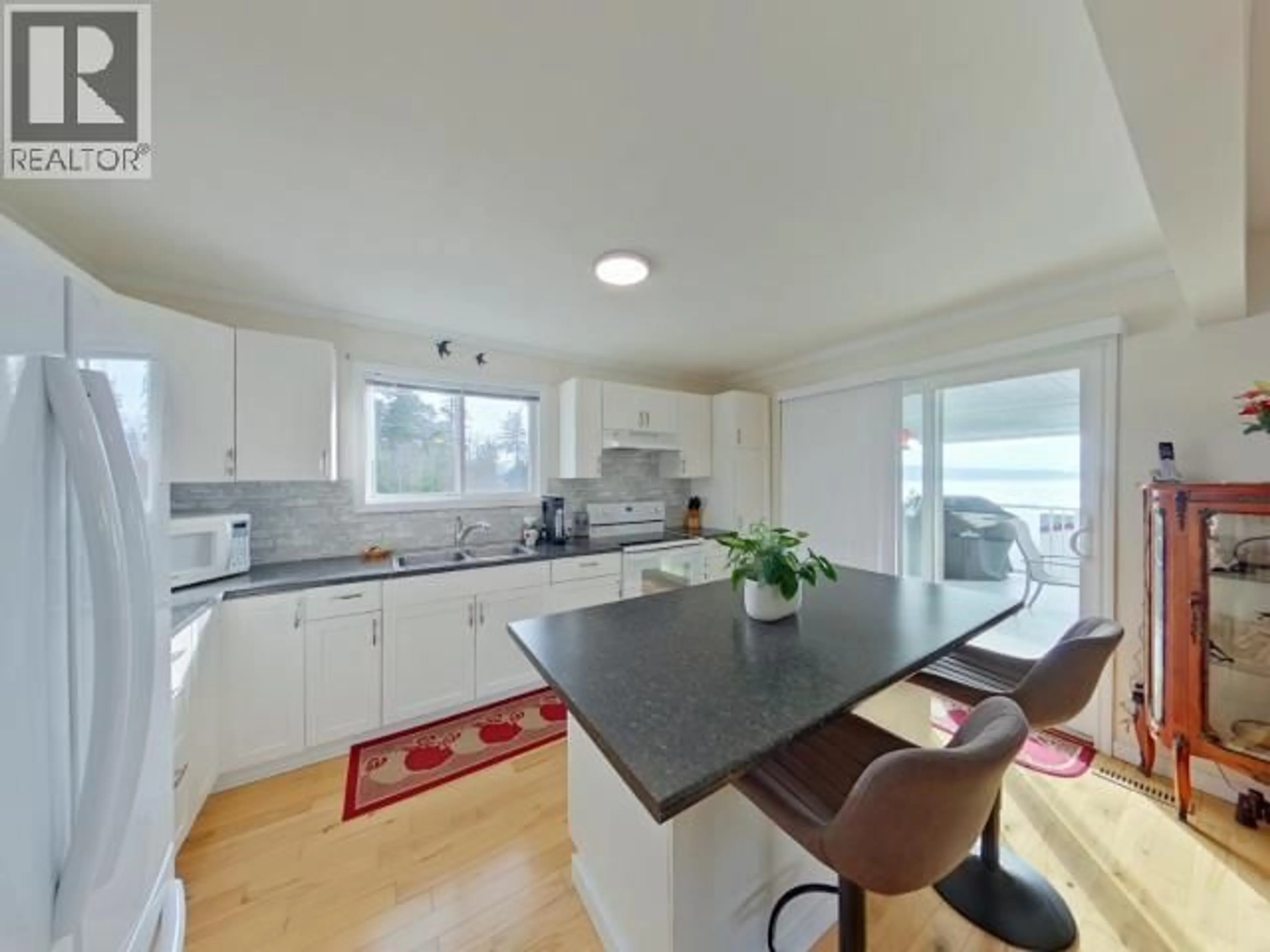 Open concept kitchen, unknown for 6974 TERRACE STREET, Powell River British Columbia
