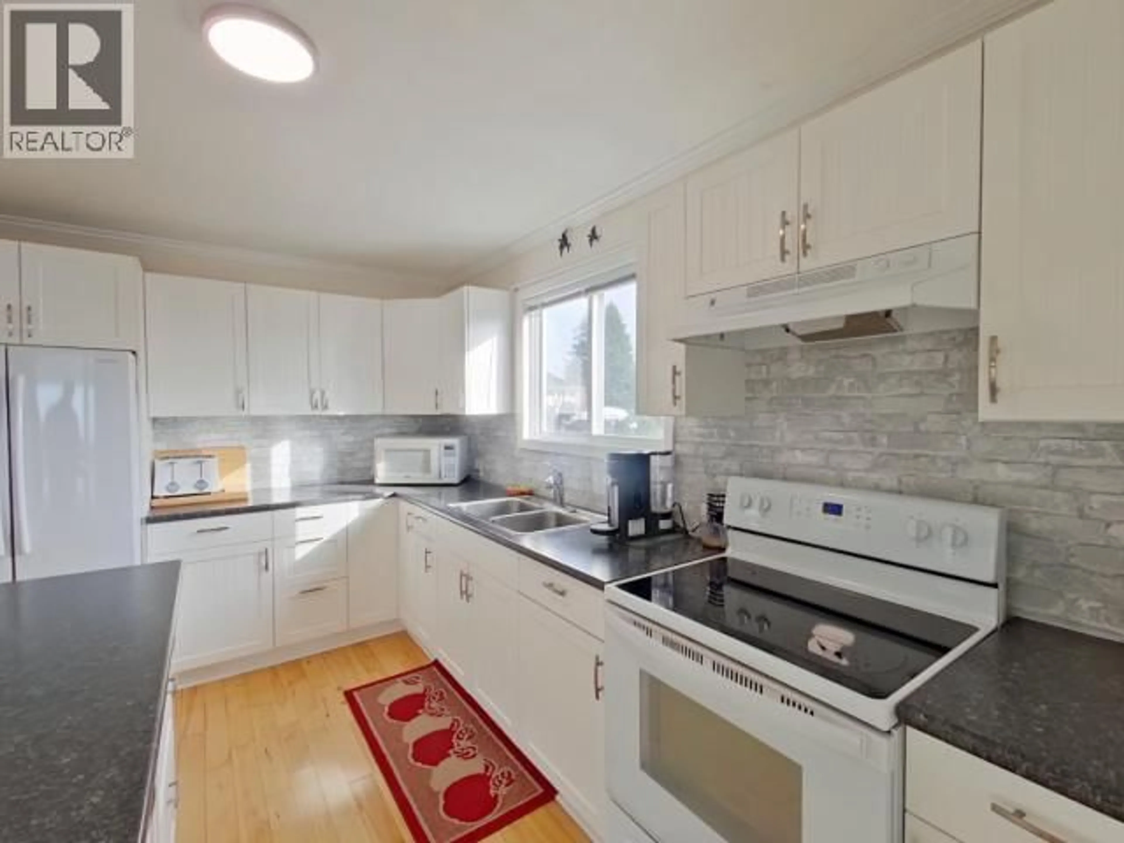 Unknown for 6974 TERRACE STREET, Powell River British Columbia