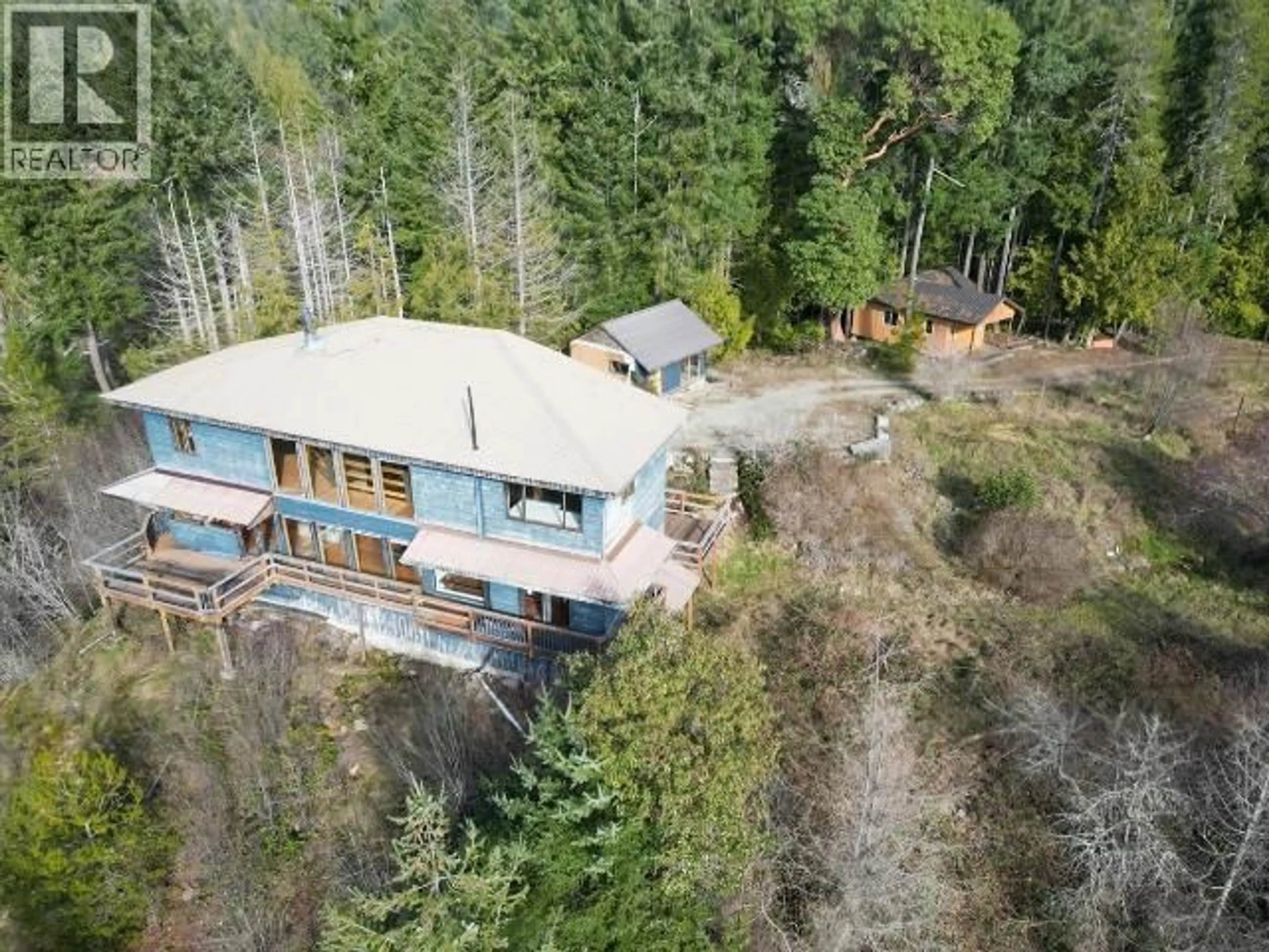 A pic from outside/outdoor area/front of a property/back of a property/a pic from drone, forest/trees view for 2005 RALPH ROAD, Powell River British Columbia