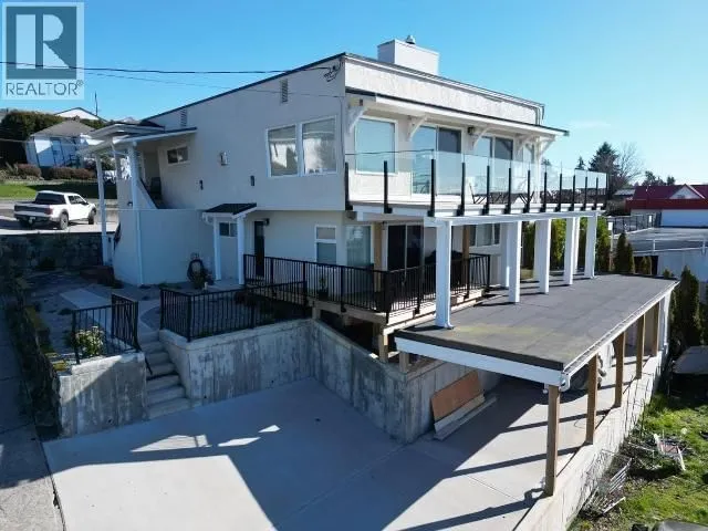 A, B, C - 6848 COURTENAY STREET, Powell River 2