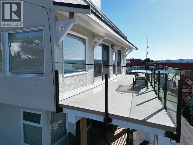 A, B, C - 6848 COURTENAY STREET, Powell River 4