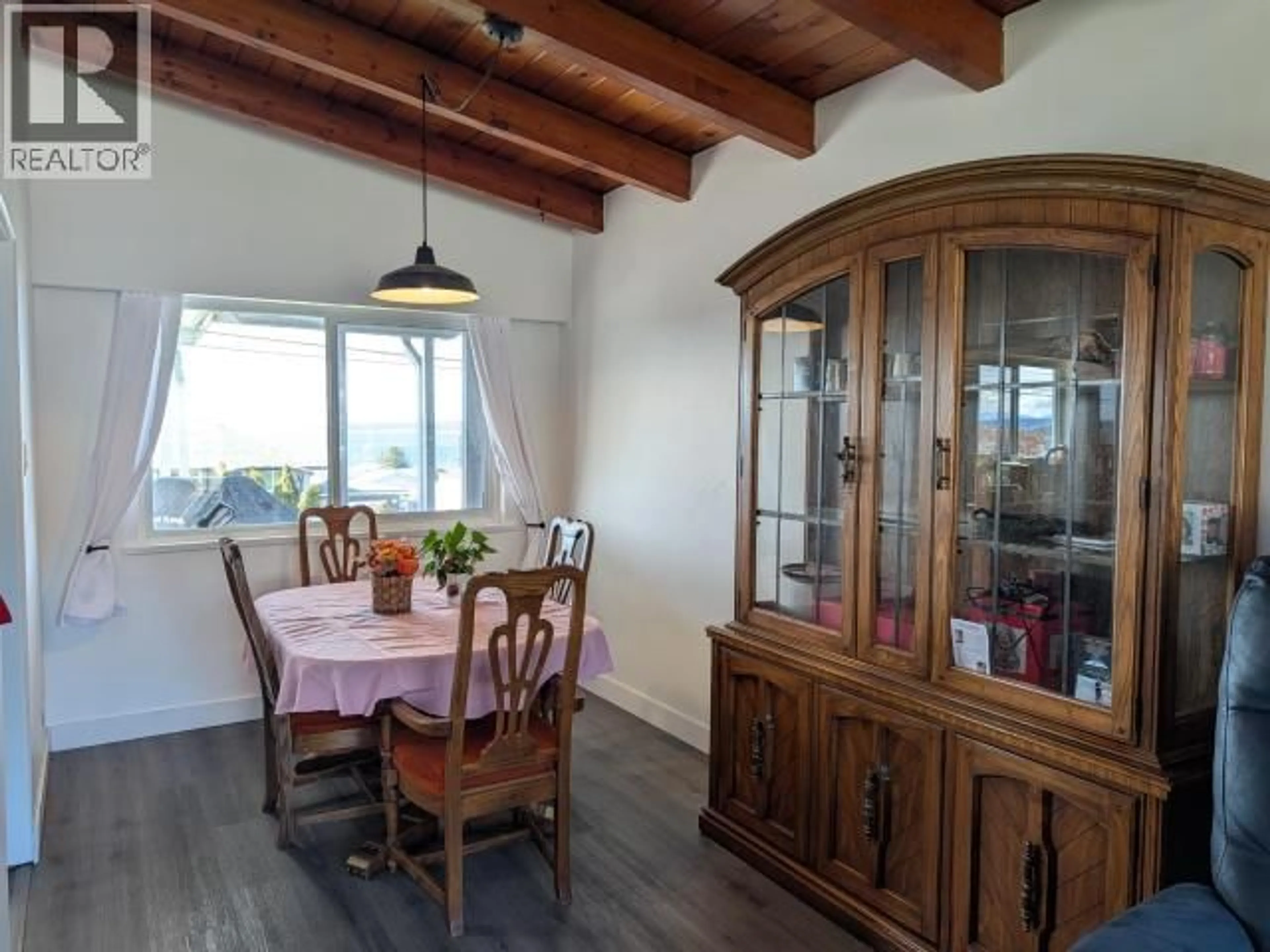 Dining room, wood/laminate floor for 4029 JOYCE AVE, Powell River British Columbia V8A2Z4