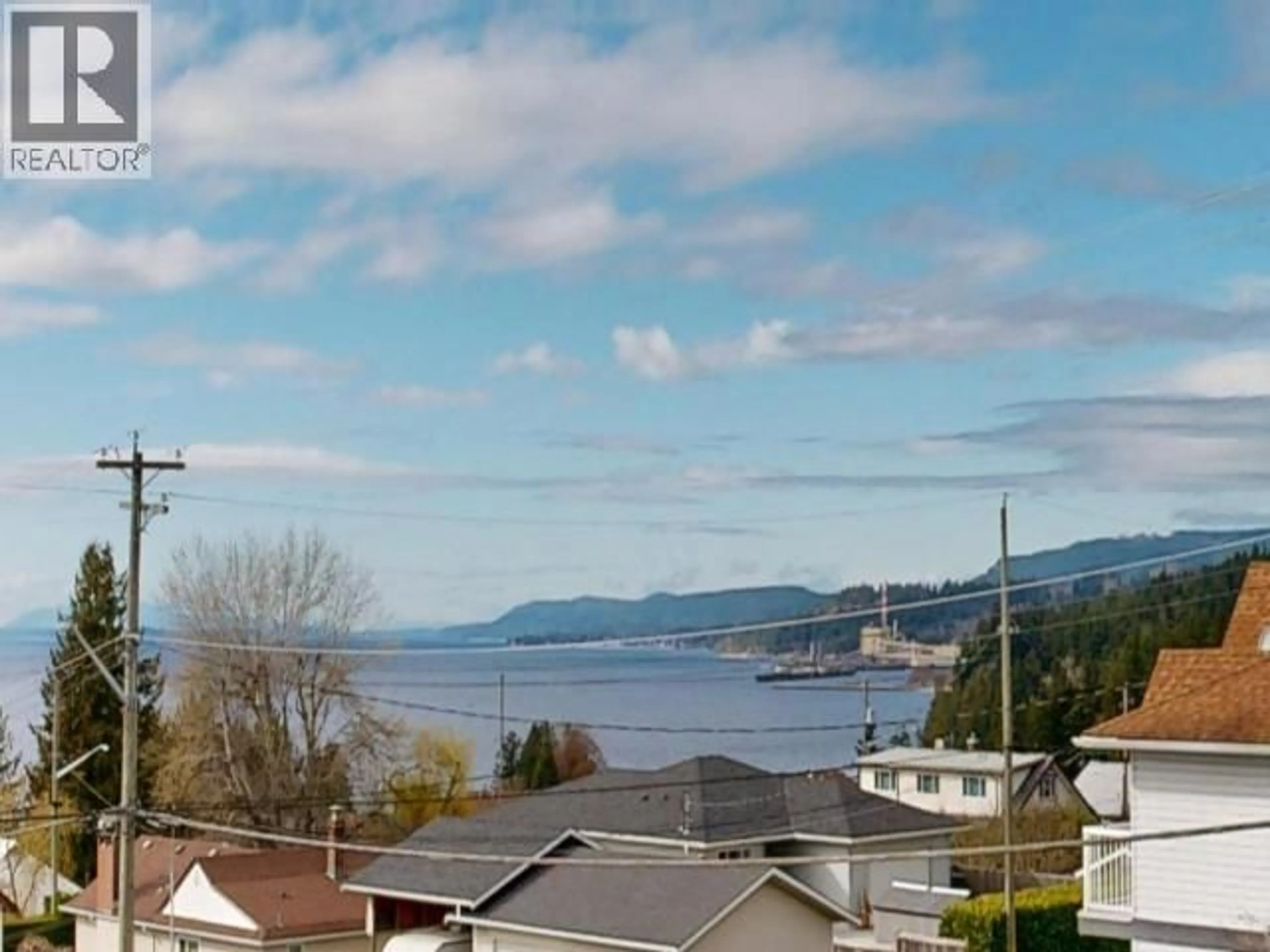 A pic from outside/outdoor area/front of a property/back of a property/a pic from drone, water/lake/river/ocean view for 201 - 6900 BURNABY STREET, Powell River British Columbia V8A1Y9