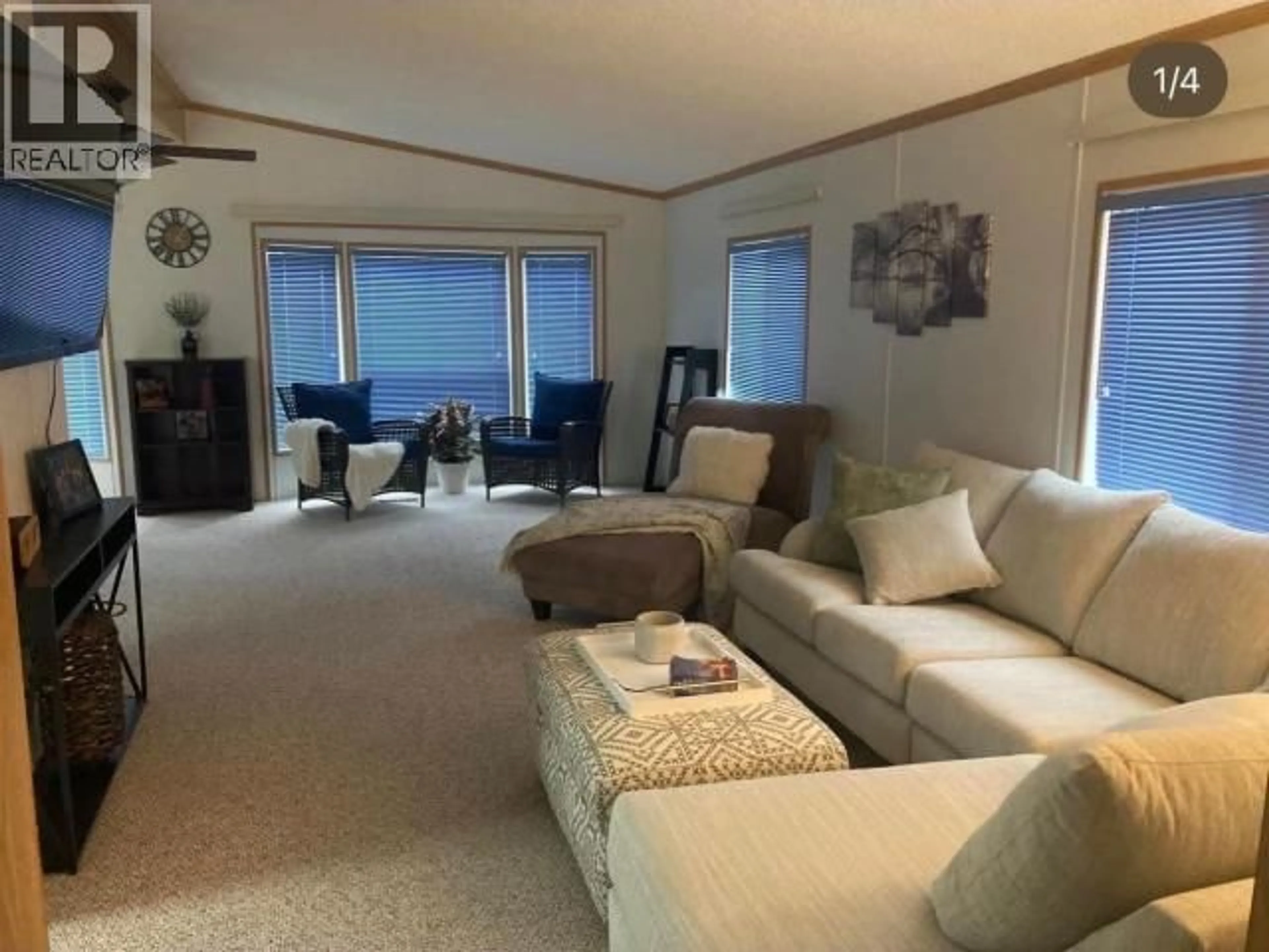 Living room with furniture, unknown for 22 - 5455 BORDEN PLACE, Powell River British Columbia V8A3W1