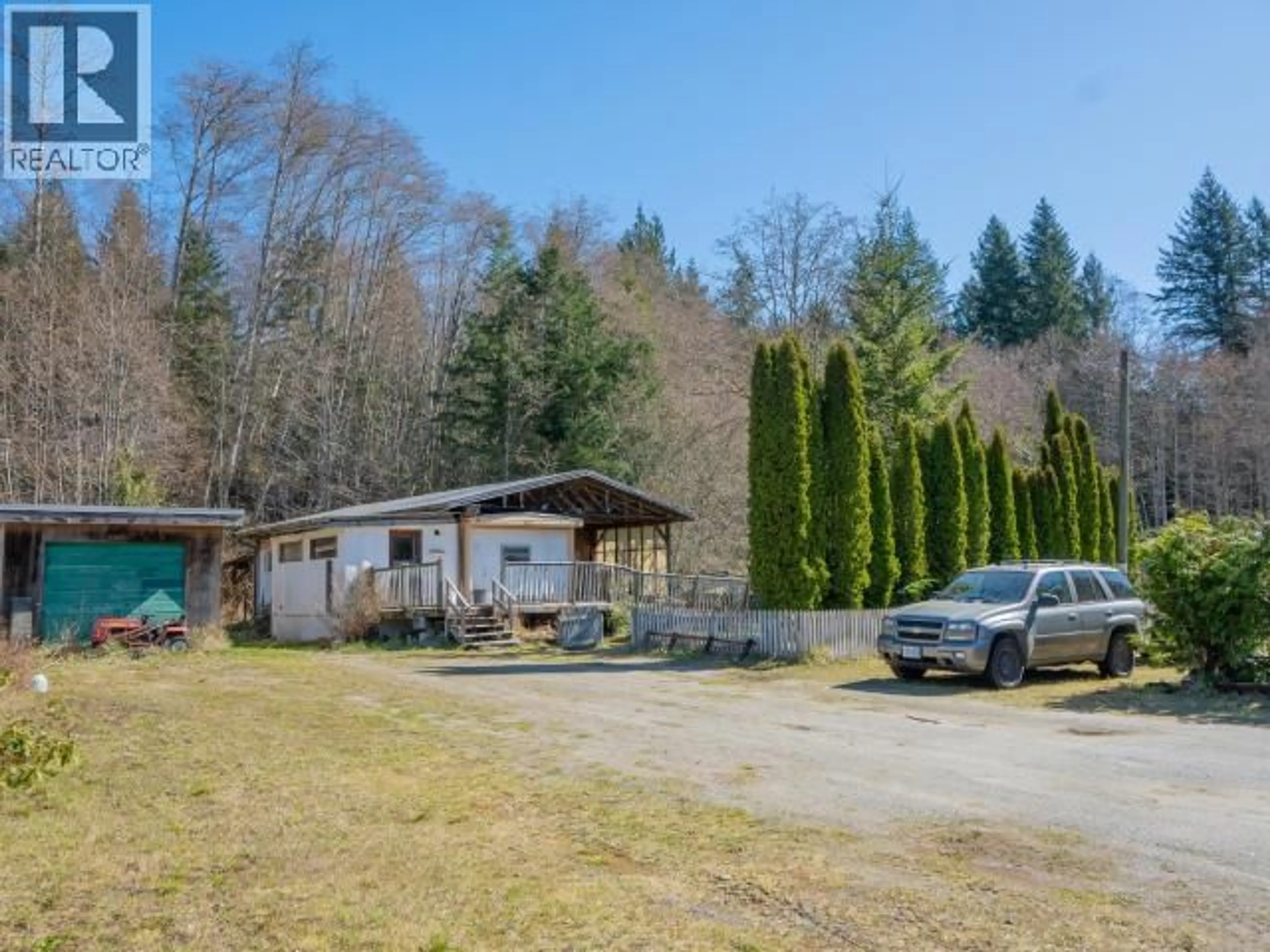 A pic from outside/outdoor area/front of a property/back of a property/a pic from drone, unknown for 4042 PADGETT RD, Powell River British Columbia V8A0S9