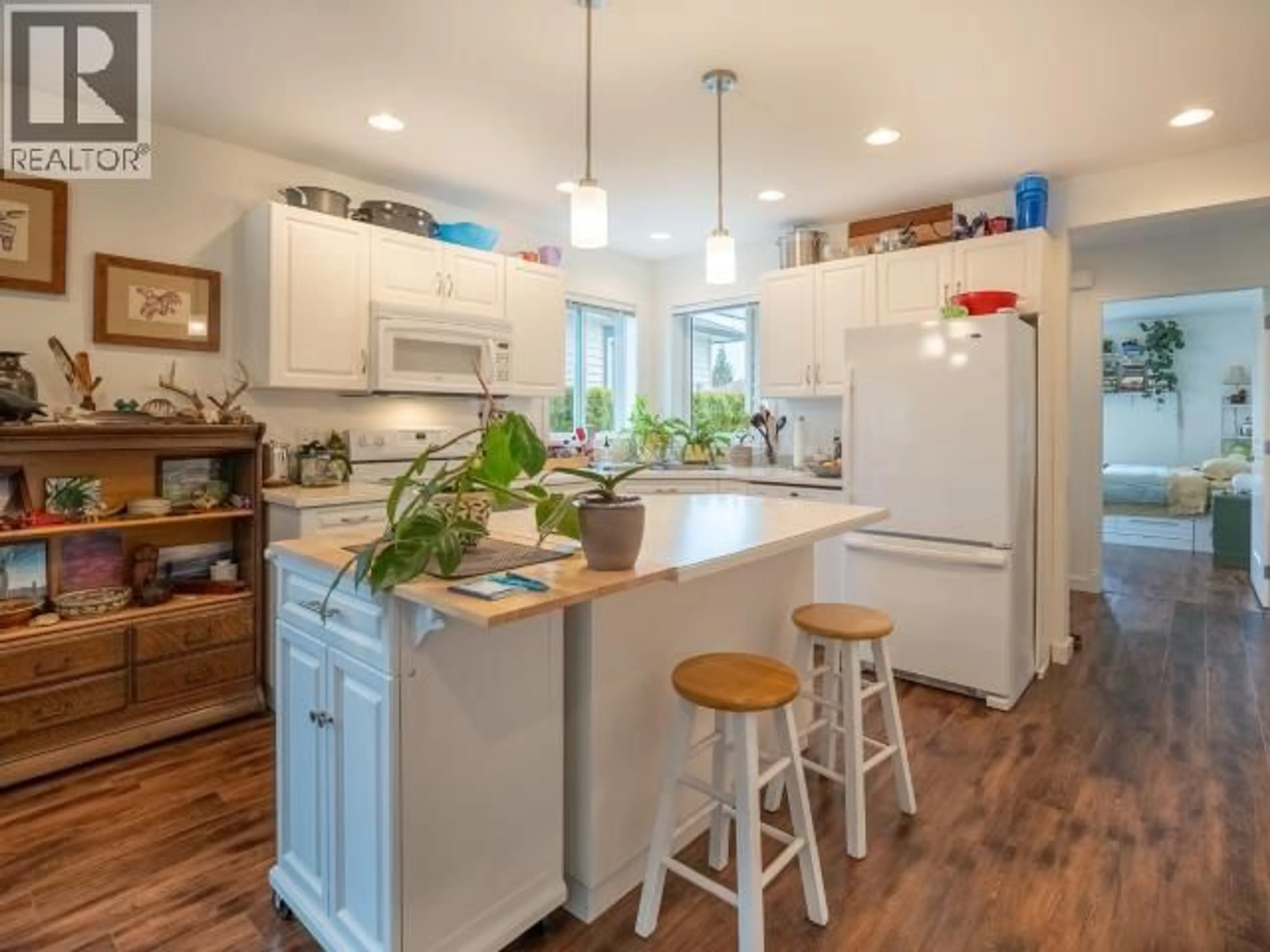 Open concept kitchen, unknown for 4 - 4415 MANSON AVE, Powell River British Columbia