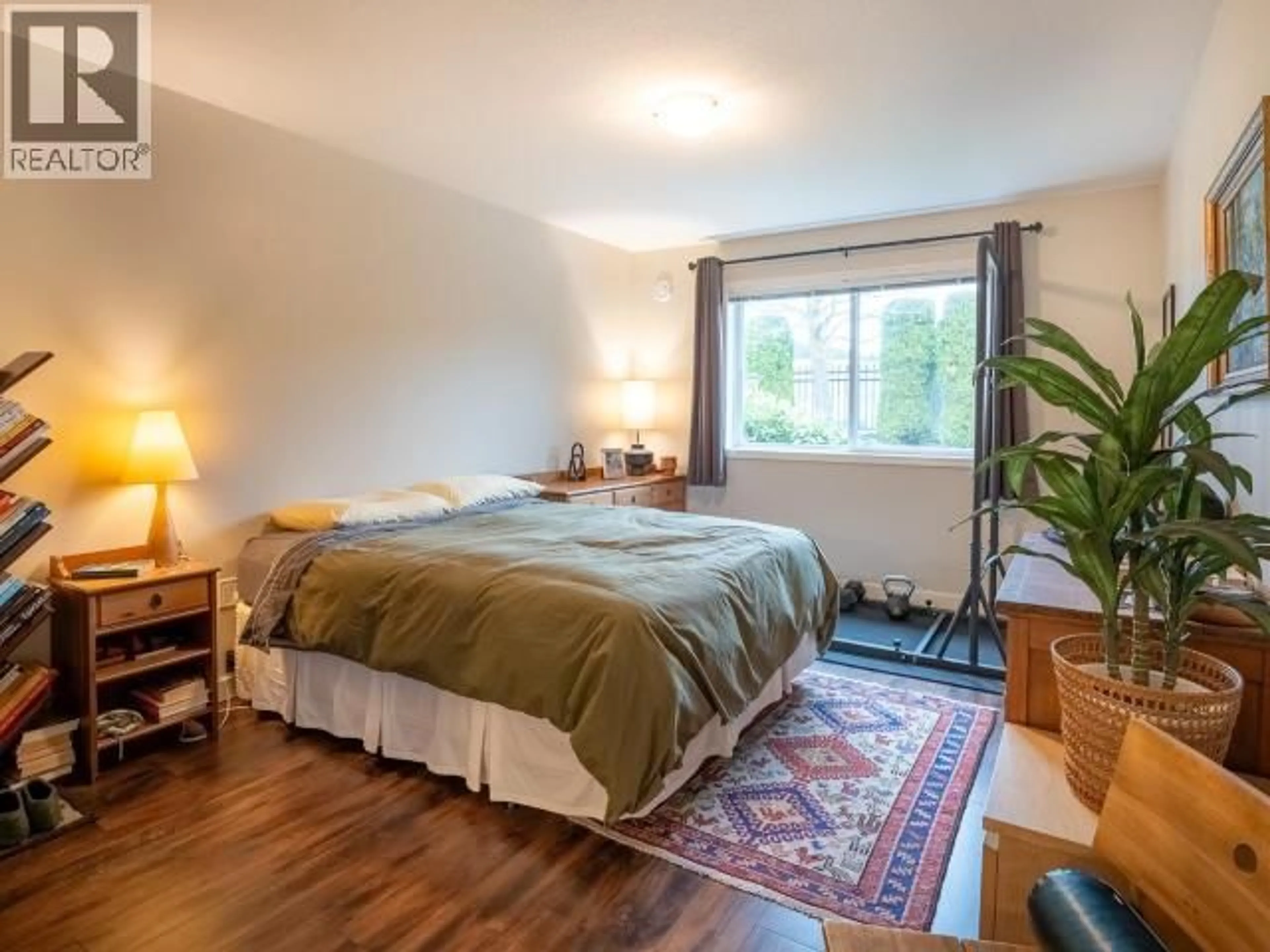 Bedroom with bed, unknown for 4 - 4415 MANSON AVE, Powell River British Columbia
