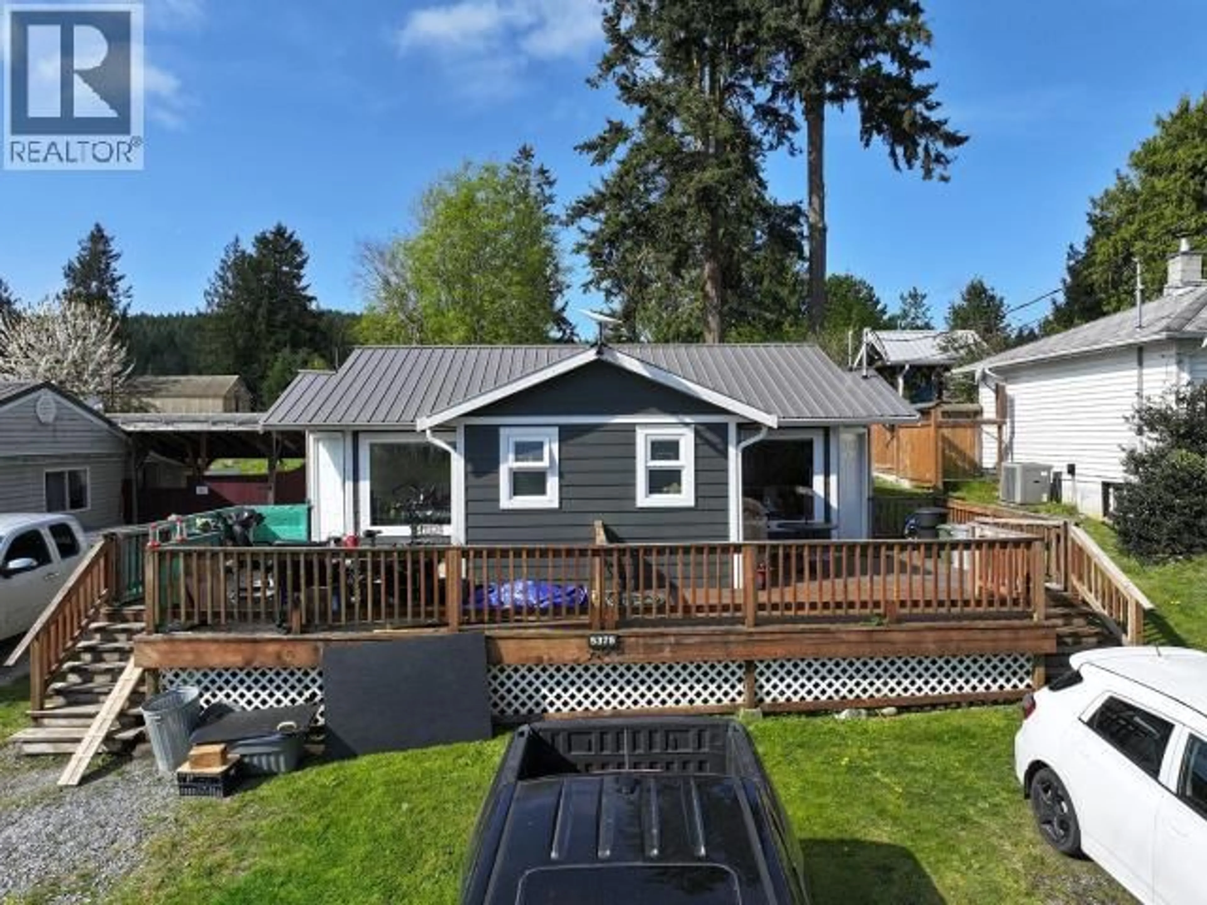 A pic from outside/outdoor area/front of a property/back of a property/a pic from drone, unknown for 5375 EARL STREET, Texada Island British Columbia