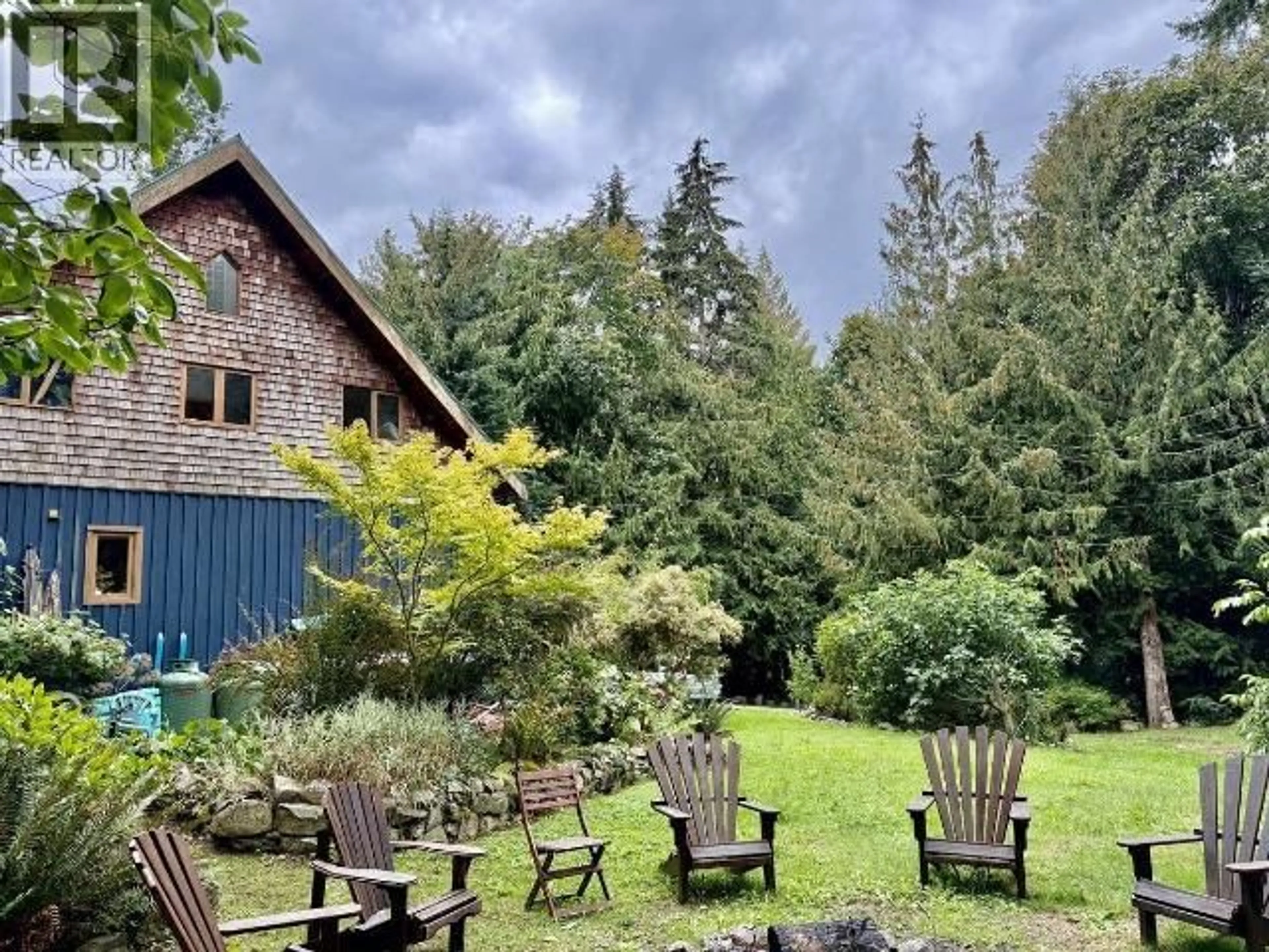 Patio, forest/trees view for 9340 MALASPINA RD, Powell River British Columbia V8A0G2