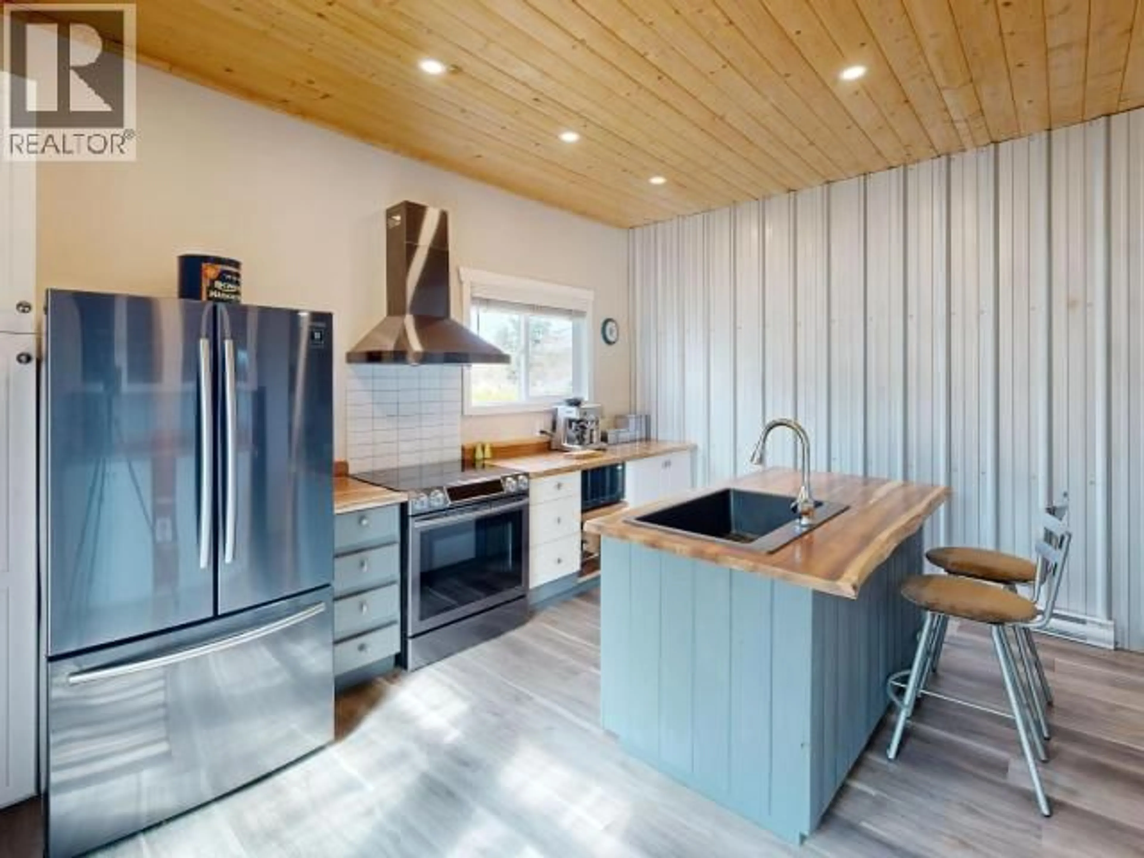 Open concept kitchen, unknown for 6152 LOIS STREET, Powell River British Columbia V8A4V1
