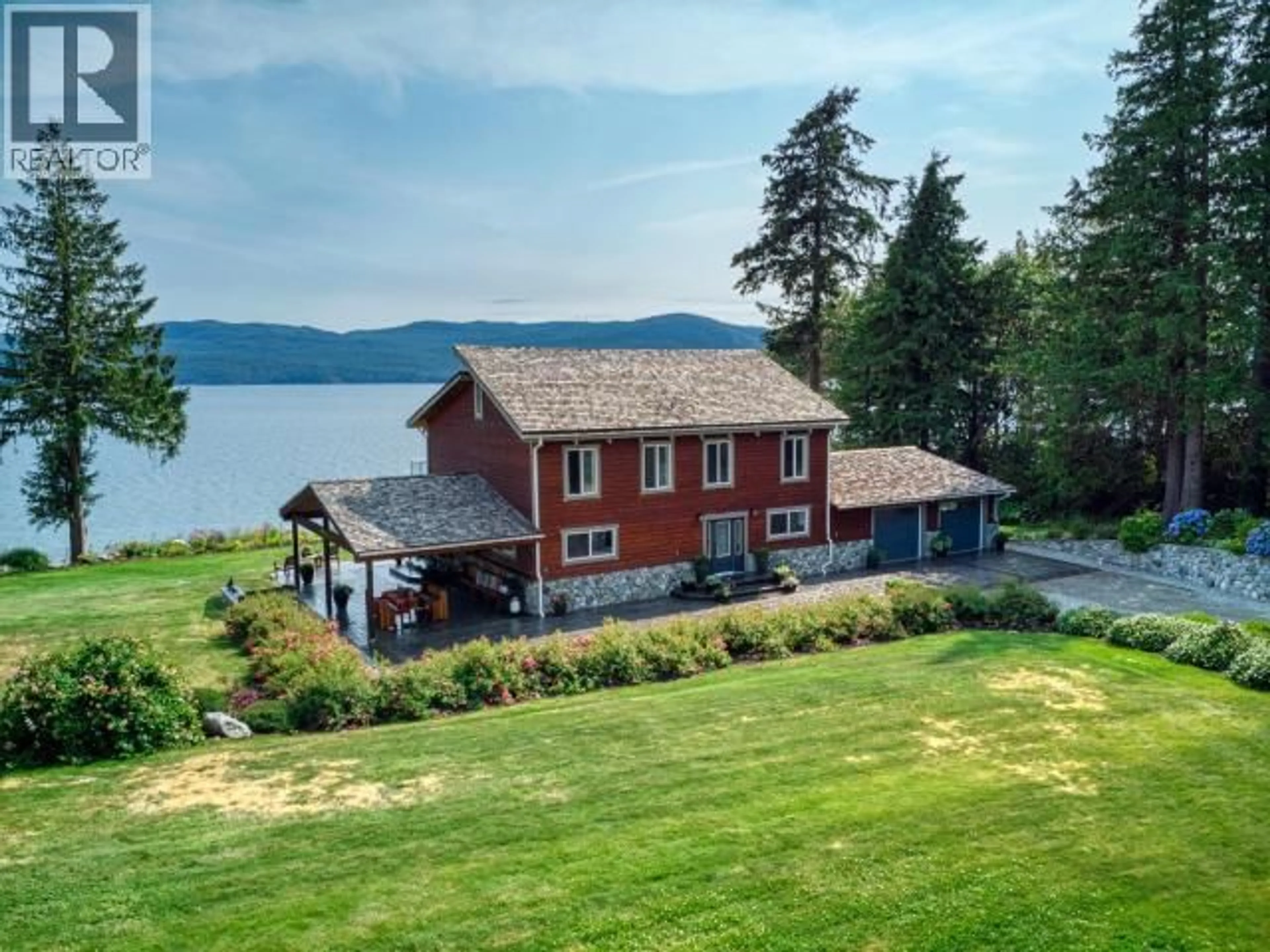 A pic from outside/outdoor area/front of a property/back of a property/a pic from drone, water/lake/river/ocean view for 9771 VIEW ROAD, Powell River British Columbia V8A0J8