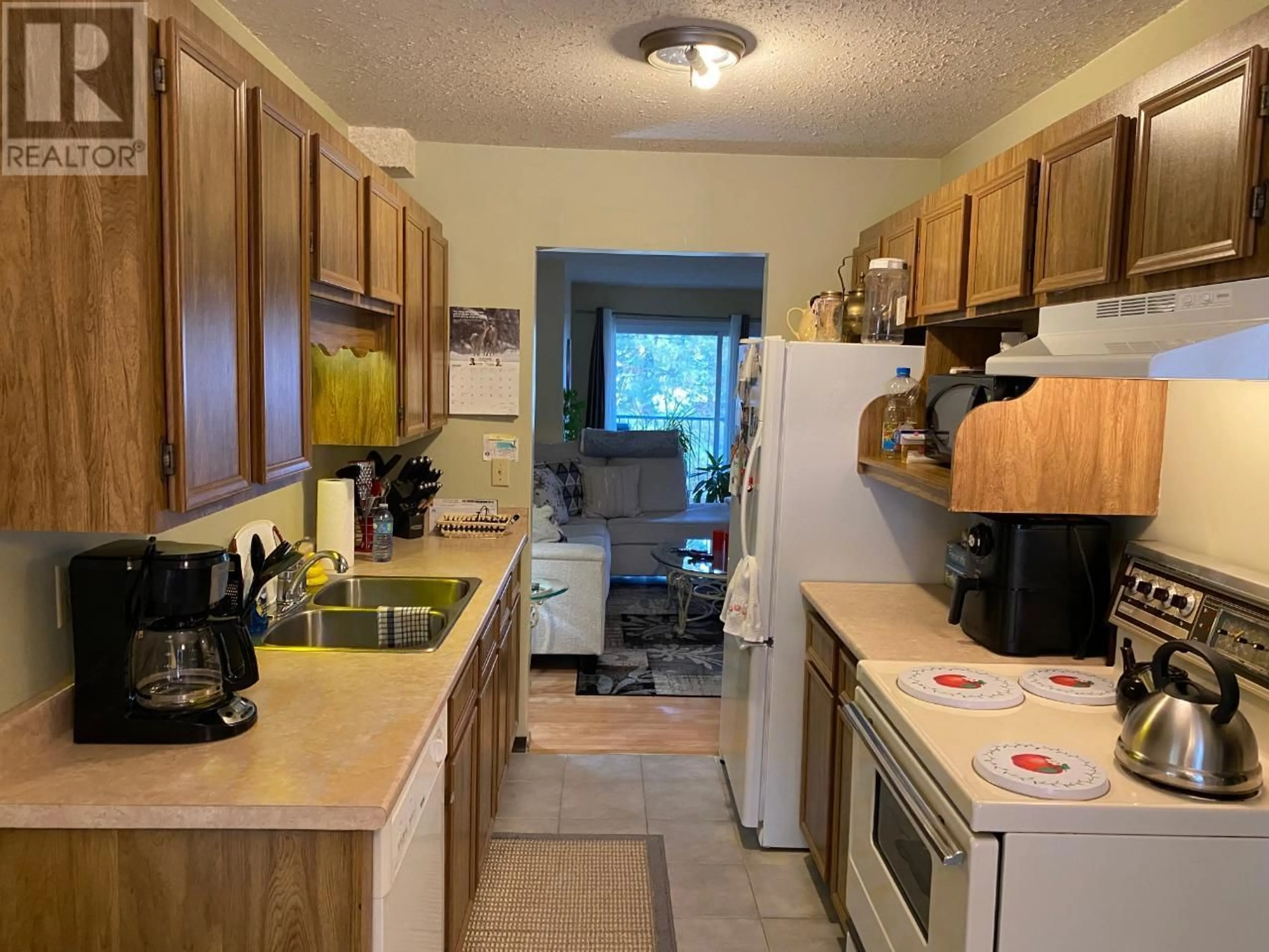 Standard kitchen for 9107 62ND Avenue Unit# 20, Osoyoos British Columbia V0H1V0