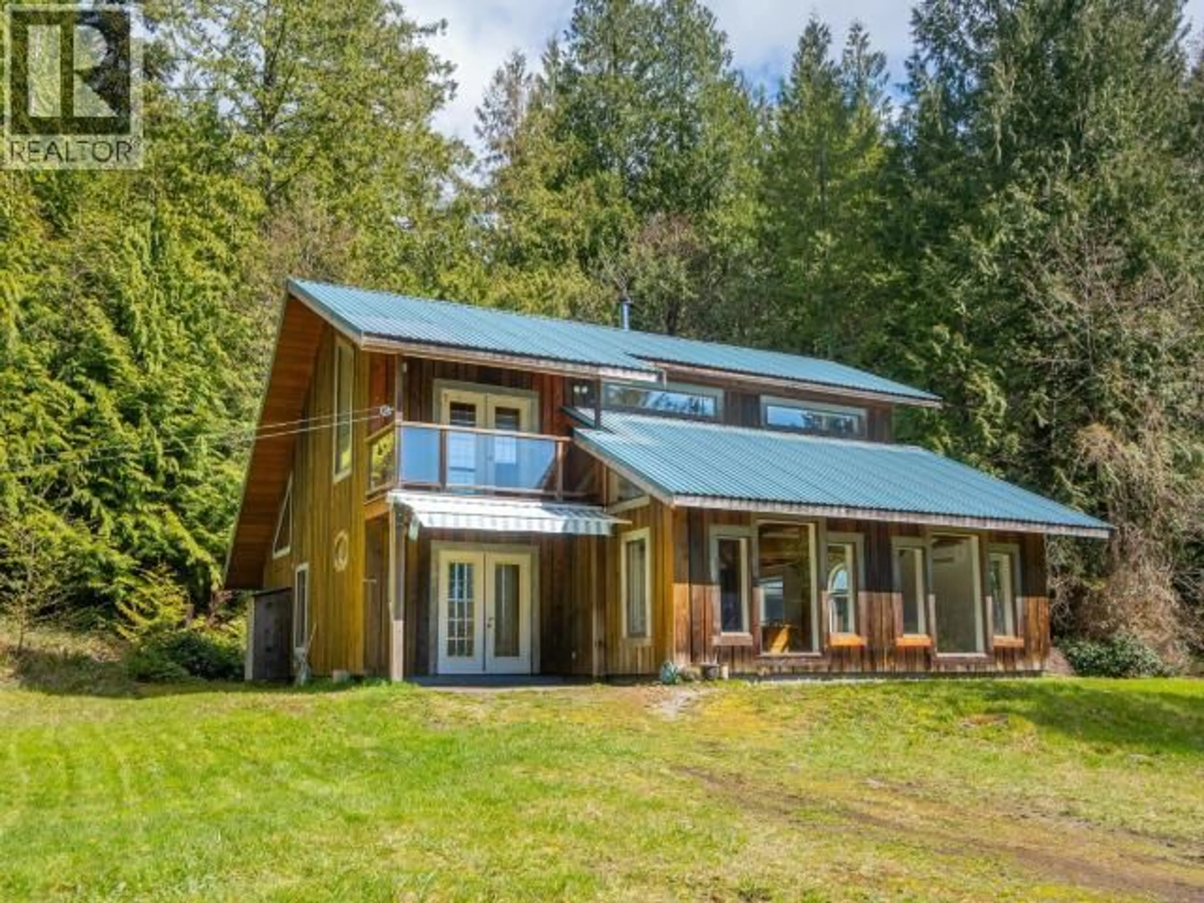 Home with vinyl exterior material, unknown for 7615 SOUTHVIEW ROAD, Powell River British Columbia V8A0C9