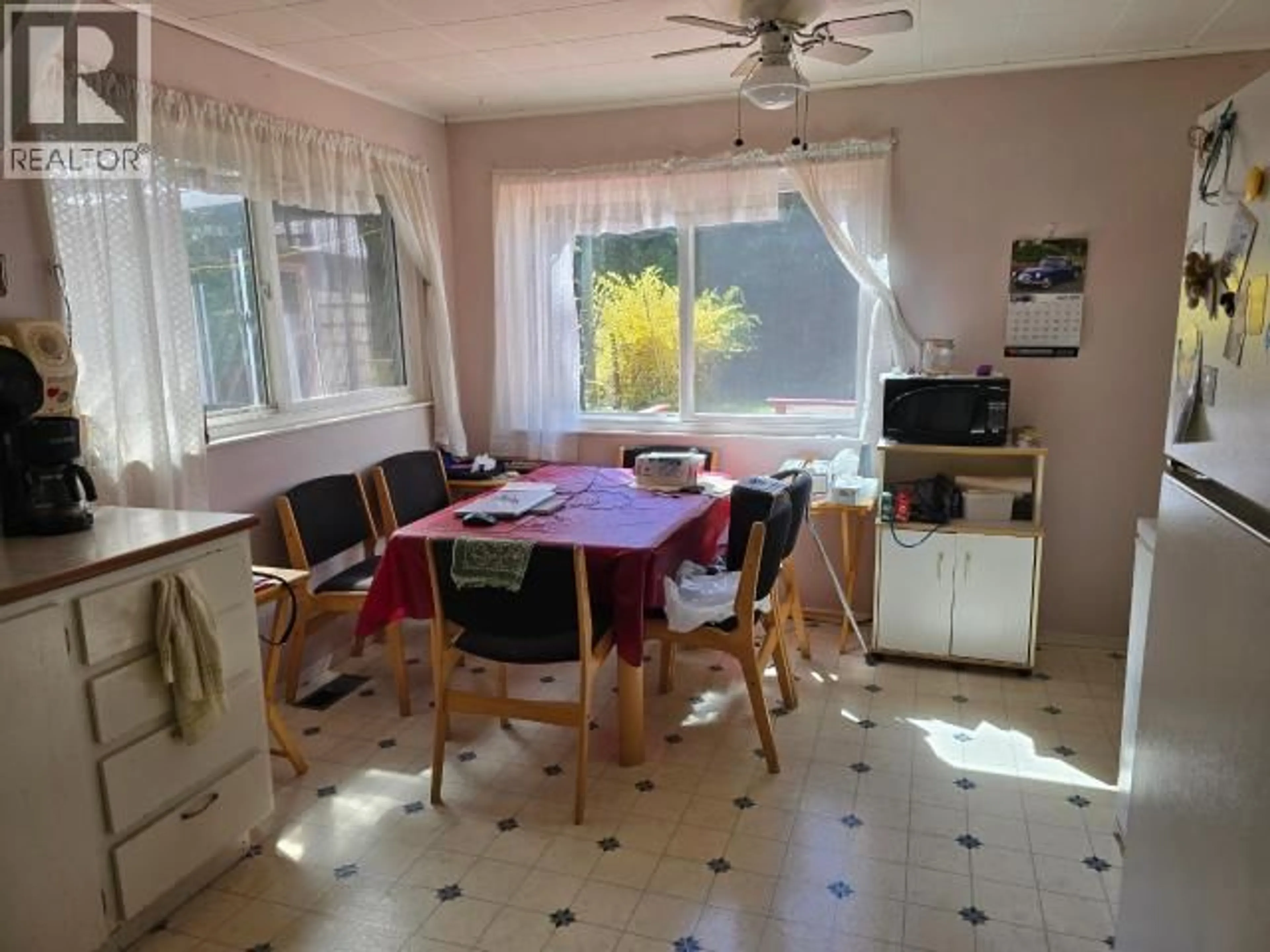 Dining room, unknown for 5287 MCGUFFIE AVE, Powell River British Columbia