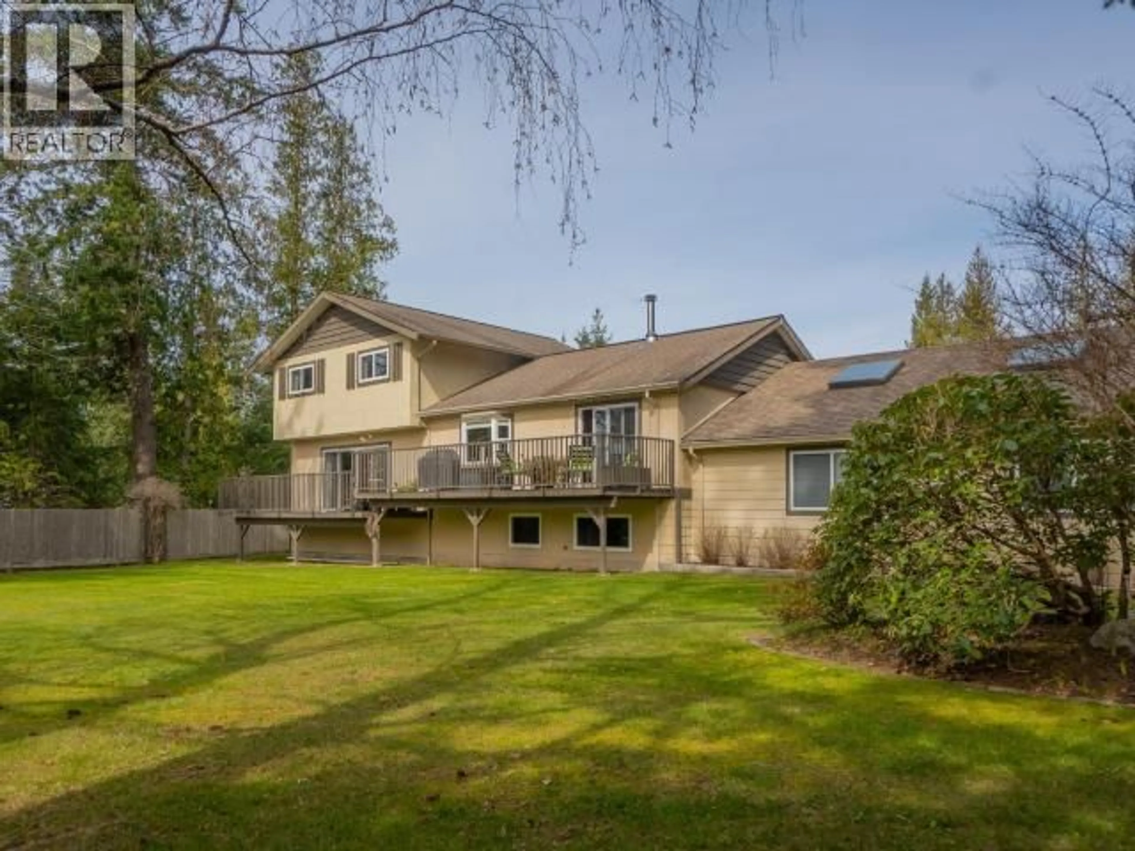 A pic from outside/outdoor area/front of a property/back of a property/a pic from drone, unknown for 7423 NOOTKA STREET, Powell River British Columbia V8A0P8