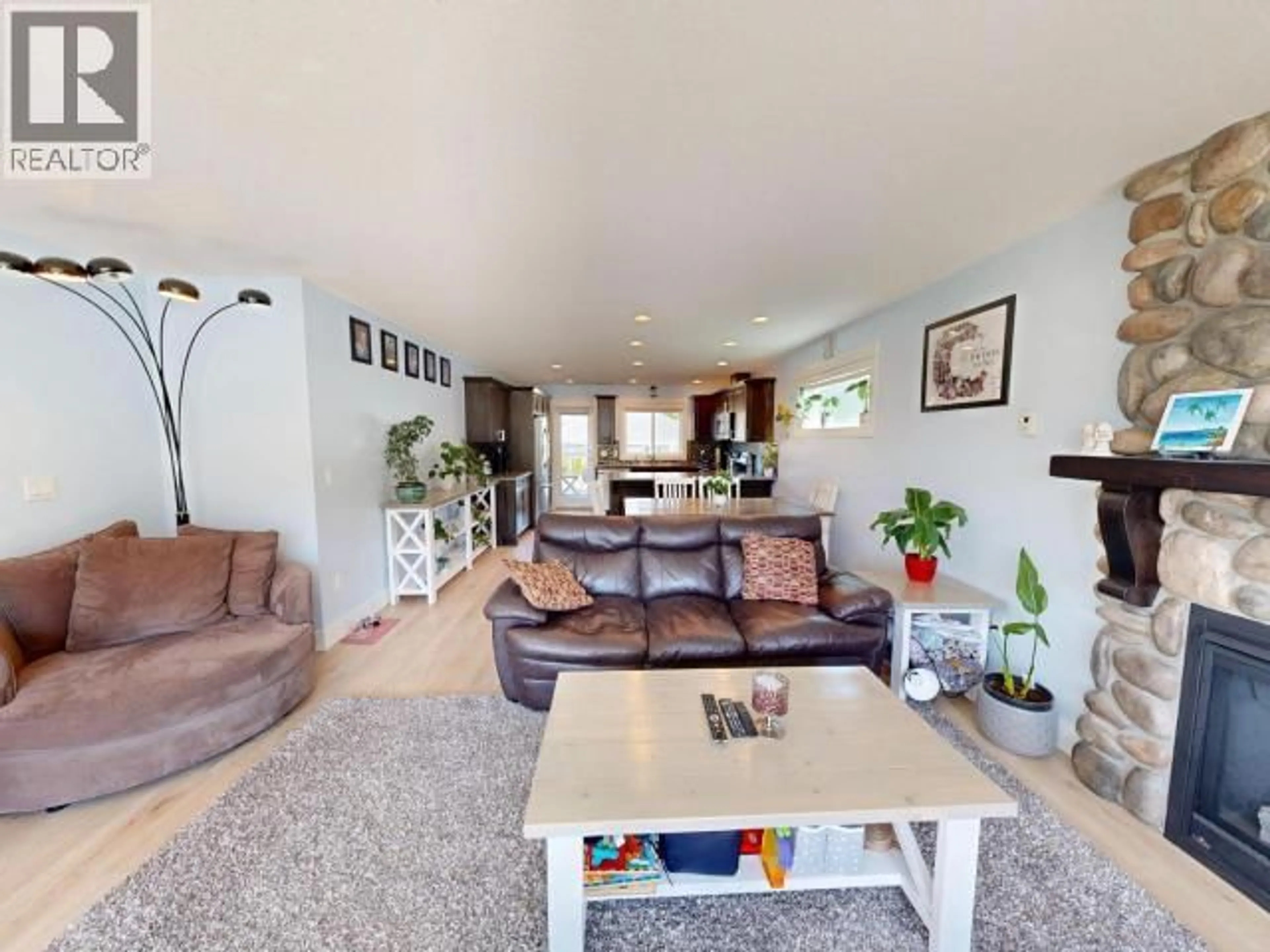 Living room with furniture, unknown for 7348 LASQUETI WAY, Powell River British Columbia