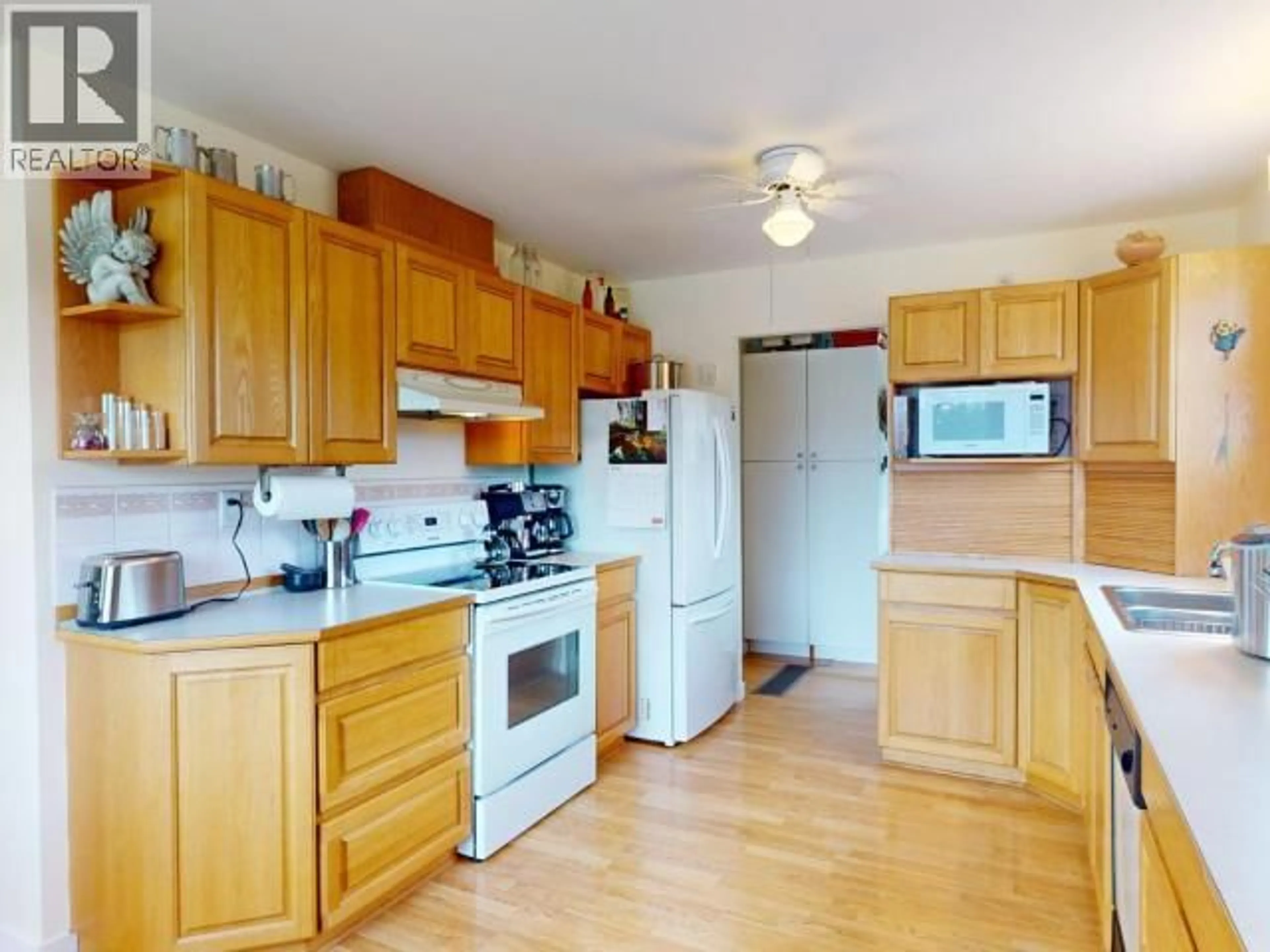 Standard kitchen, unknown for 4785 ALDER, Texada Island British Columbia V0N1W0