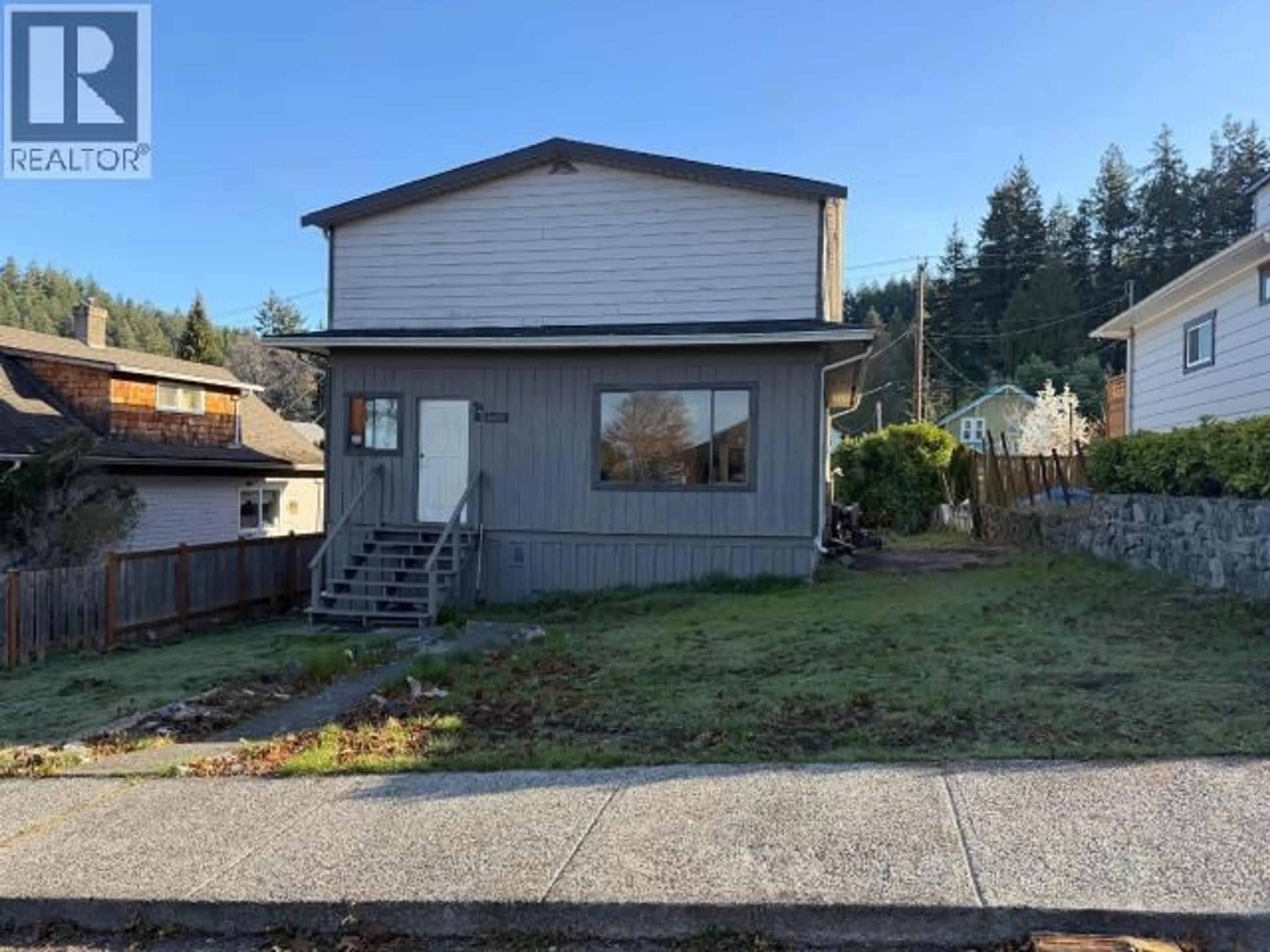 Unknown for 6325 OAK STREET, Powell River British Columbia