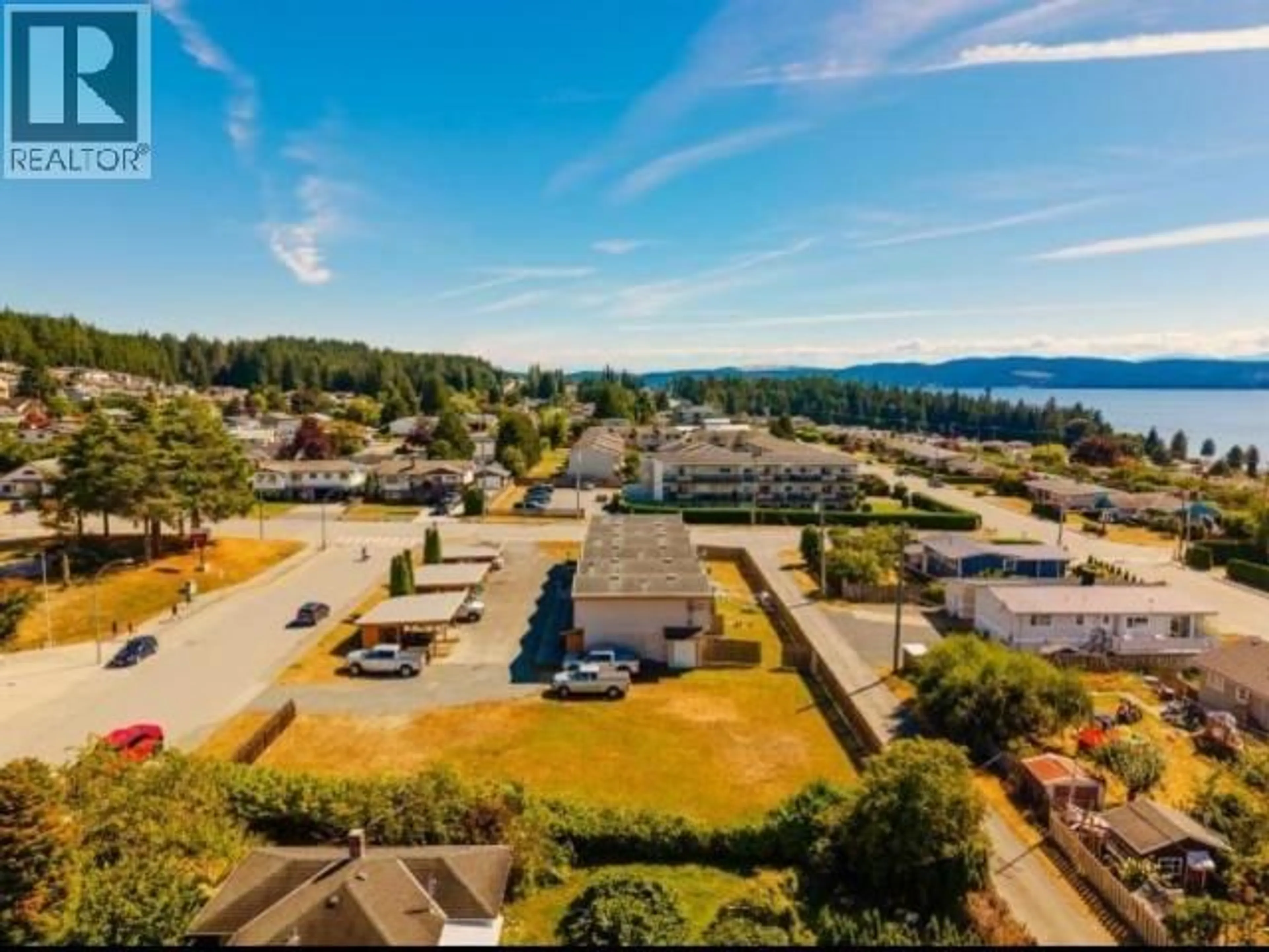 A pic from outside/outdoor area/front of a property/back of a property/a pic from drone, water/lake/river/ocean view for 3915 SELKIRK AVE, Powell River British Columbia V8A3C5