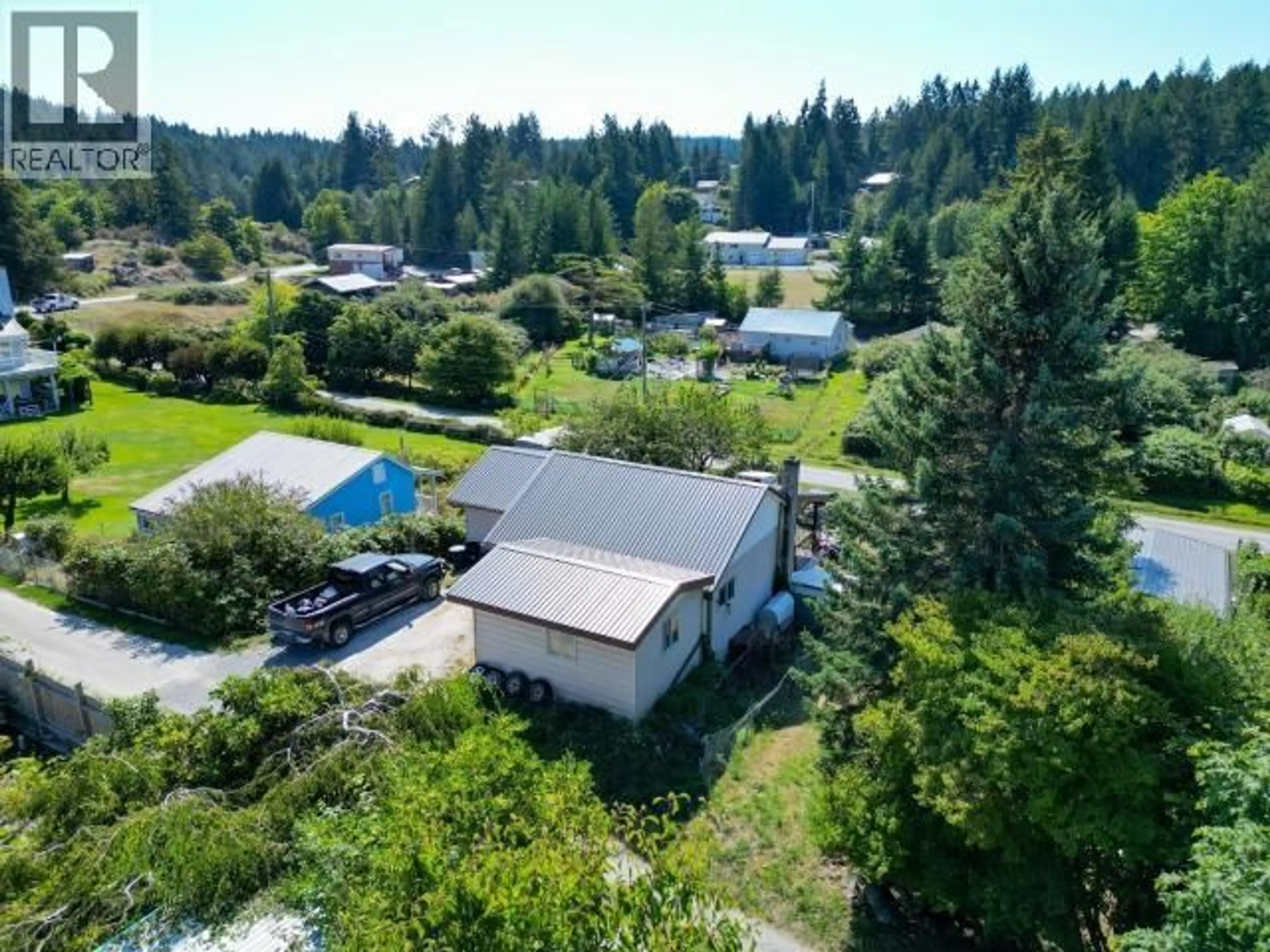 A pic from outside/outdoor area/front of a property/back of a property/a pic from drone, unknown for 2039 MAIN STREET, Texada Island British Columbia