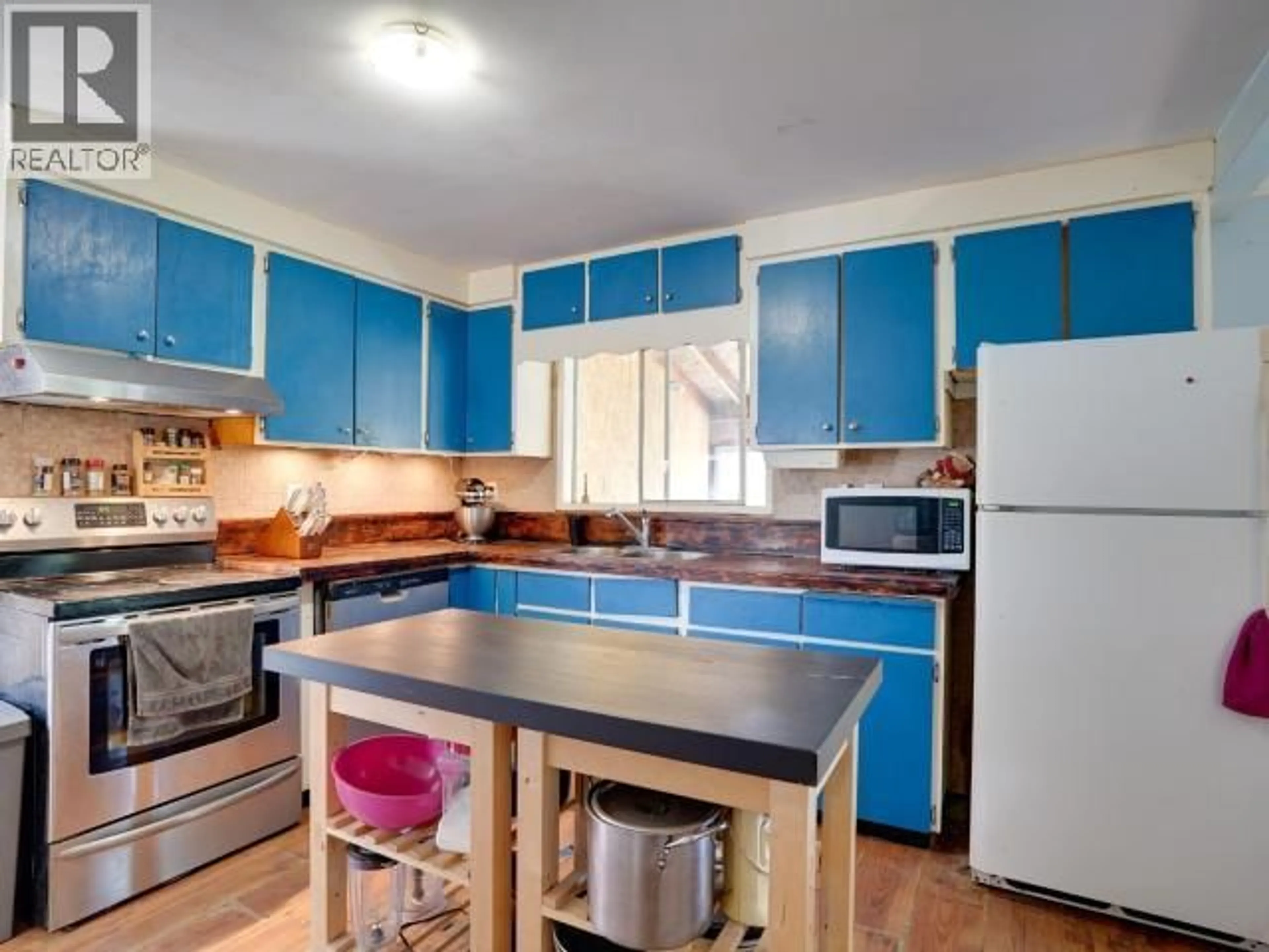 Standard kitchen, unknown for 2039 MAIN STREET, Texada Island British Columbia