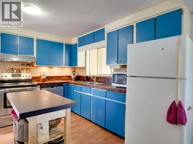 2039 MAIN STREET, Texada Island 5