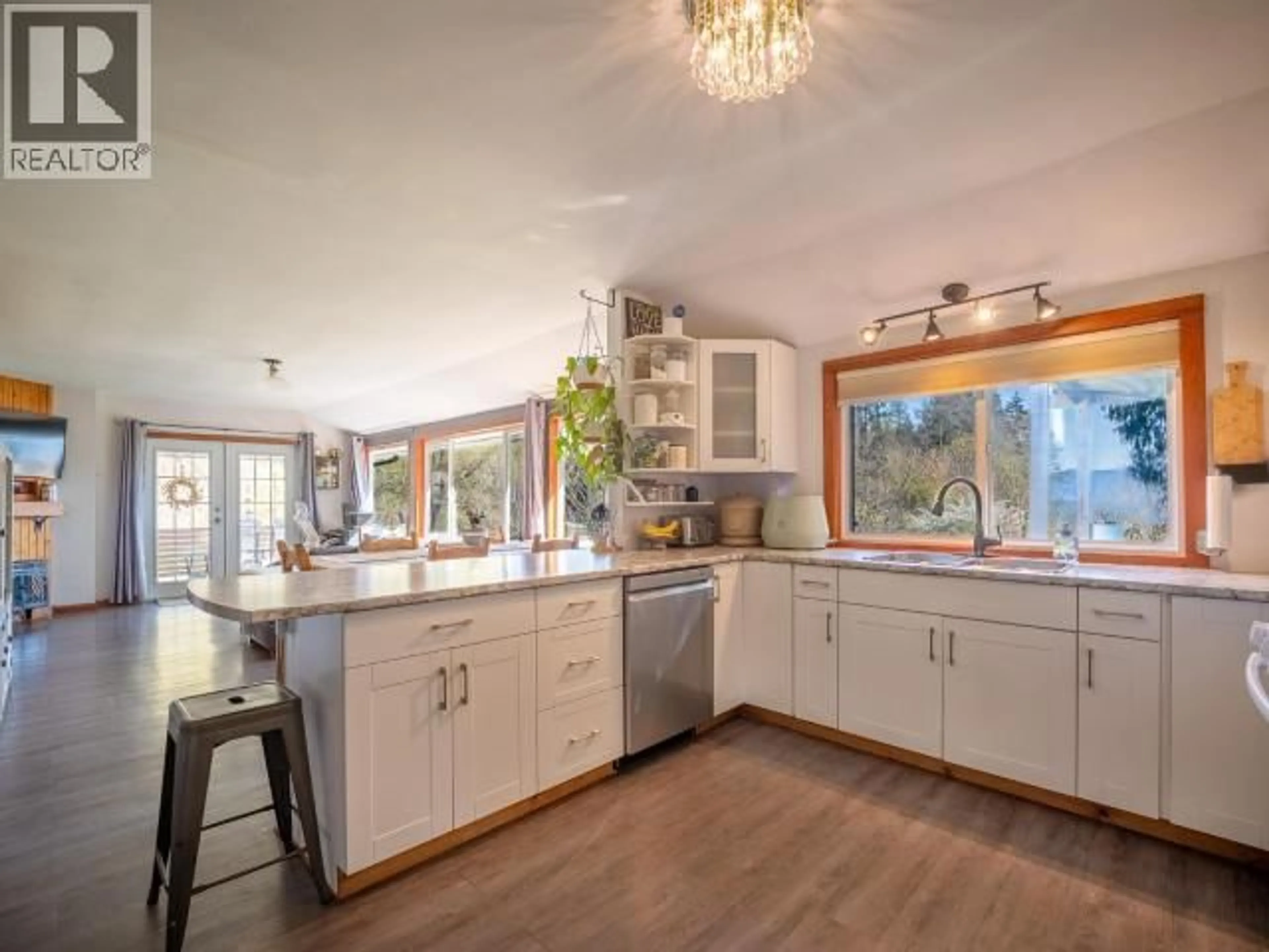Open concept kitchen, unknown for 1819 ROBERTS ROAD, Powell River British Columbia V8A0M5