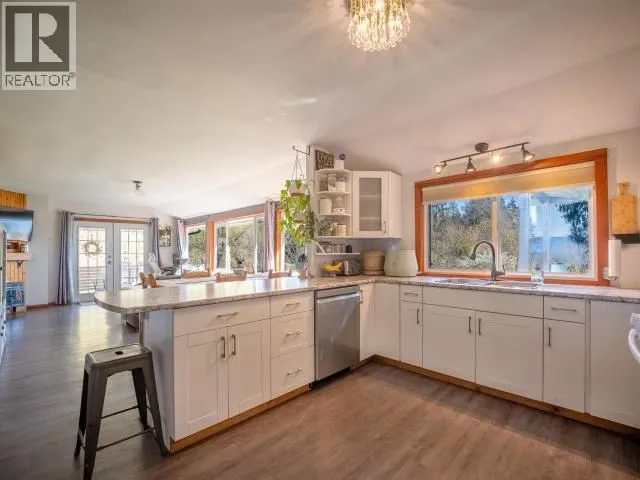 1819 ROBERTS ROAD, Powell River 3