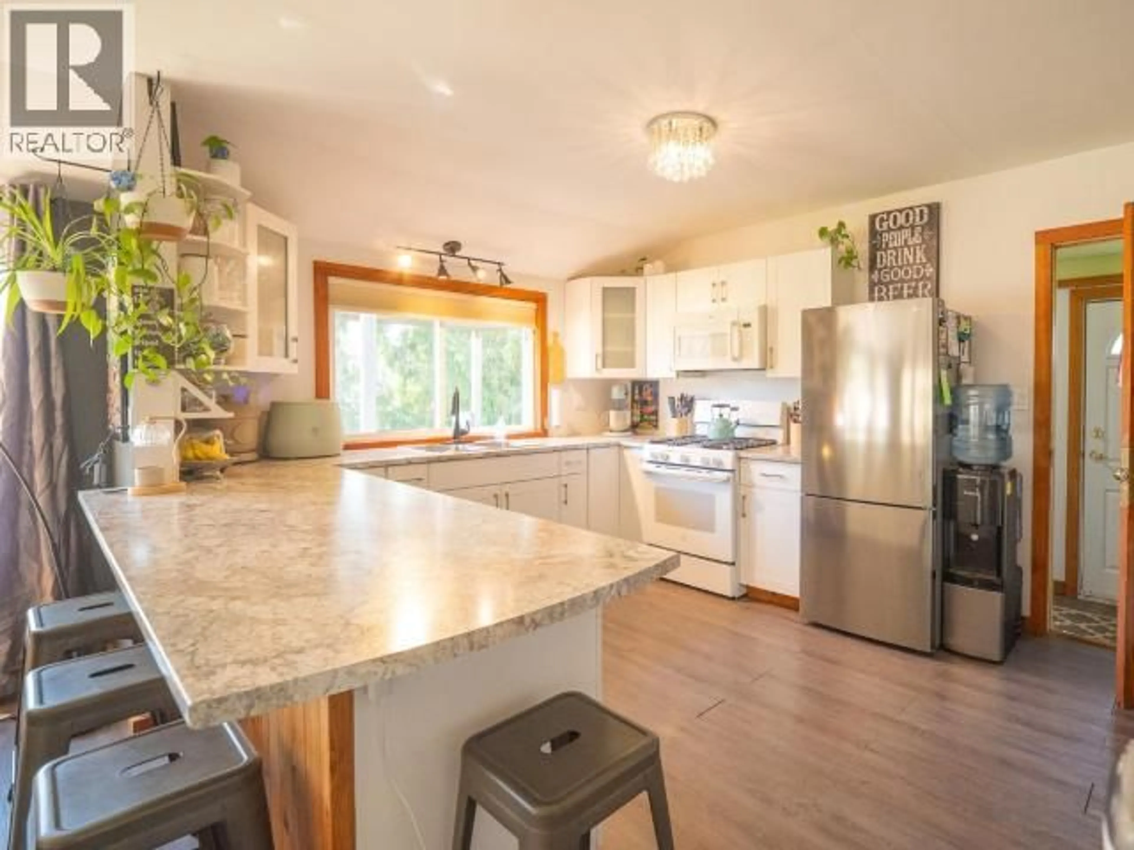 Open concept kitchen, unknown for 1819 ROBERTS ROAD, Powell River British Columbia V8A0M5