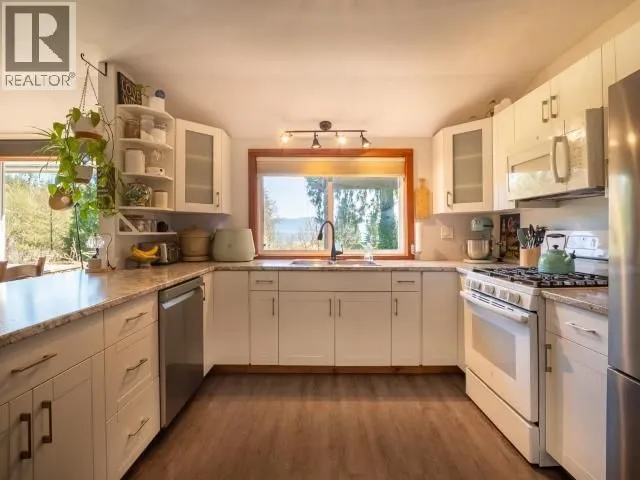 1819 ROBERTS ROAD, Powell River 5