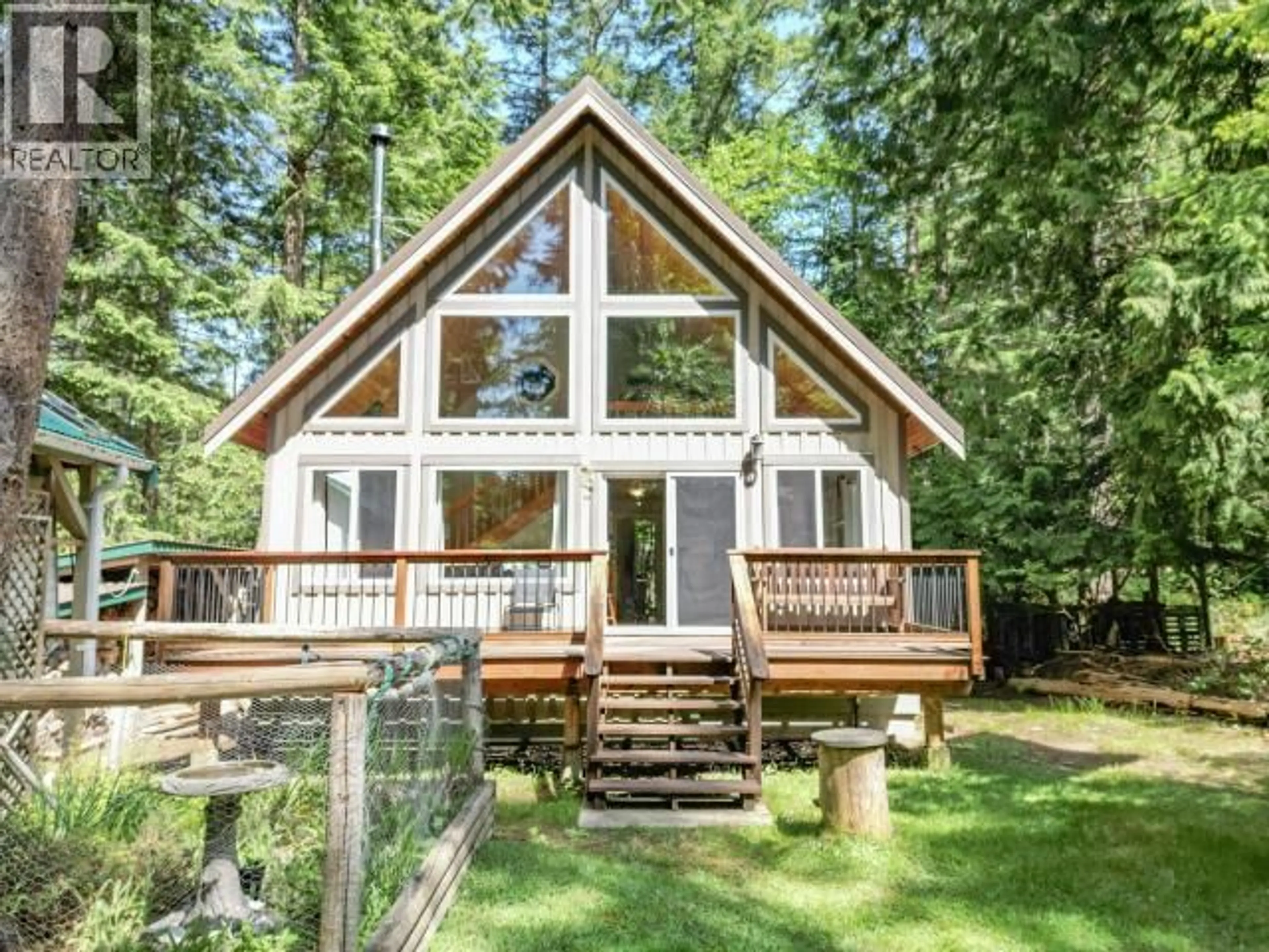 Home with vinyl exterior material, water/lake/river/ocean view for 1259 VANCOUVER BLVD, Savary Island British Columbia