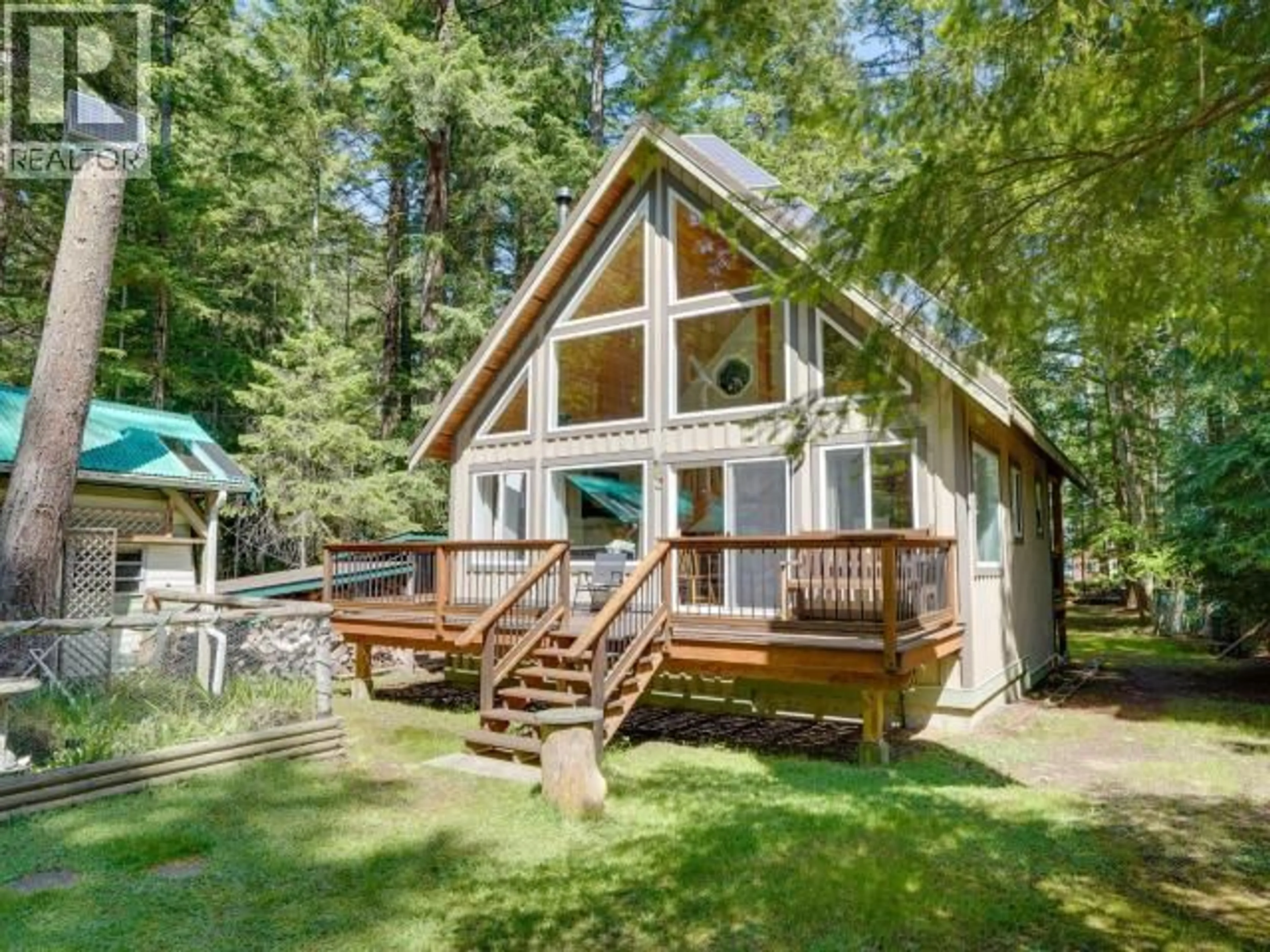 Home with vinyl exterior material, water/lake/river/ocean view for 1259 VANCOUVER BLVD, Savary Island British Columbia