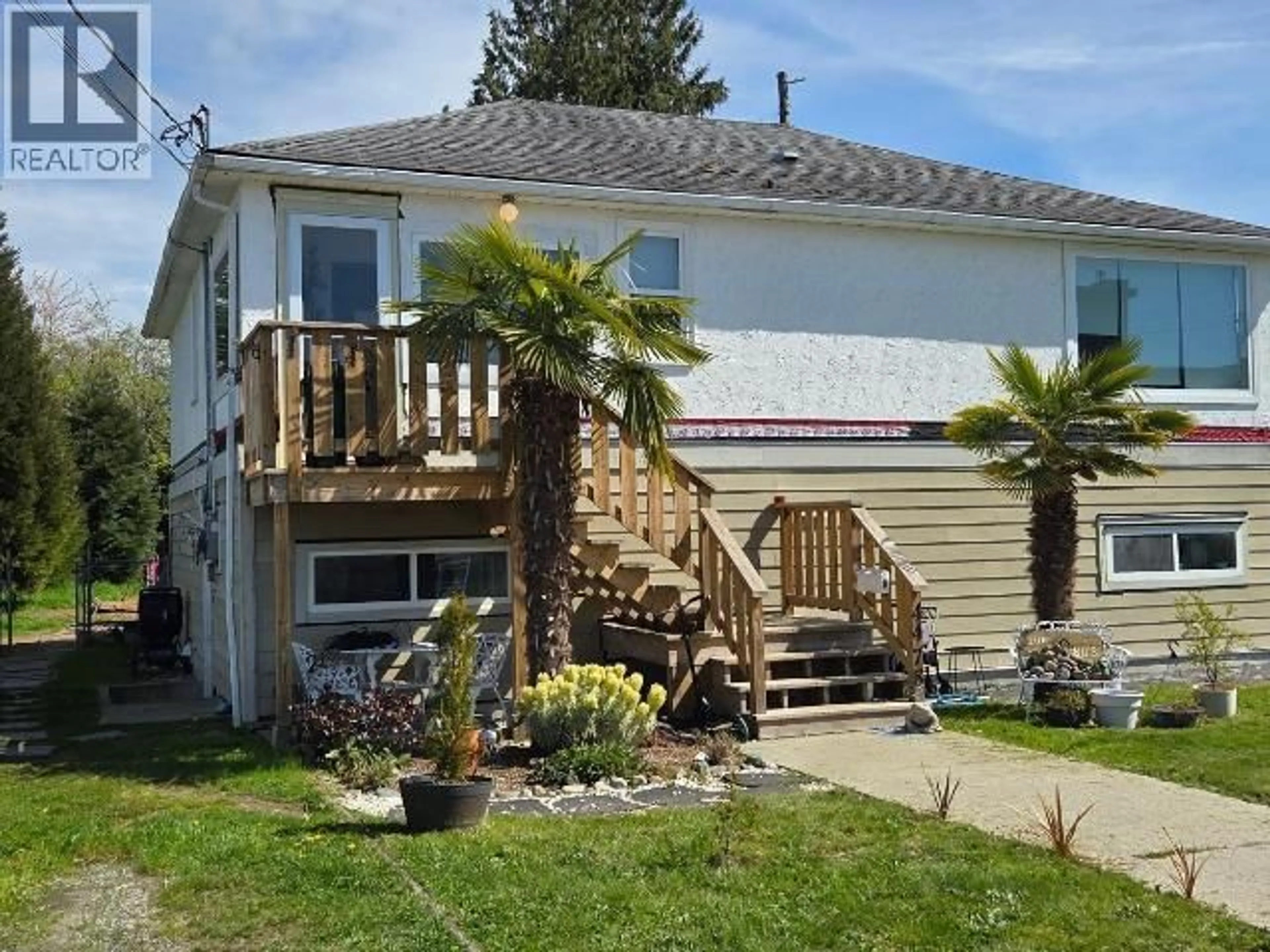 Home with vinyl exterior material, water/lake/river/ocean view for 4478 MICHIGAN AVE, Powell River British Columbia V8A2S5