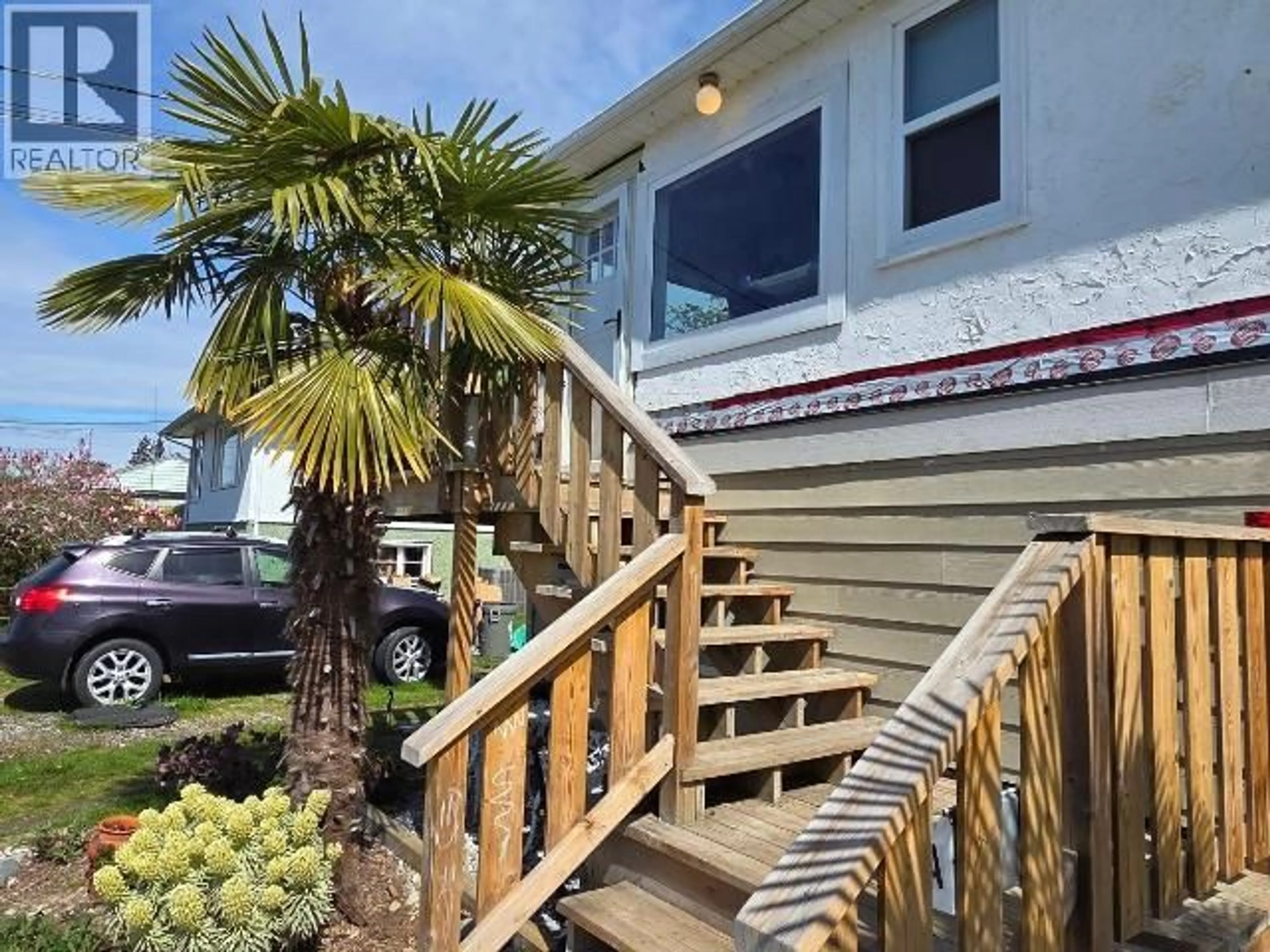 Home with vinyl exterior material, street for 4478 MICHIGAN AVE, Powell River British Columbia V8A2S5