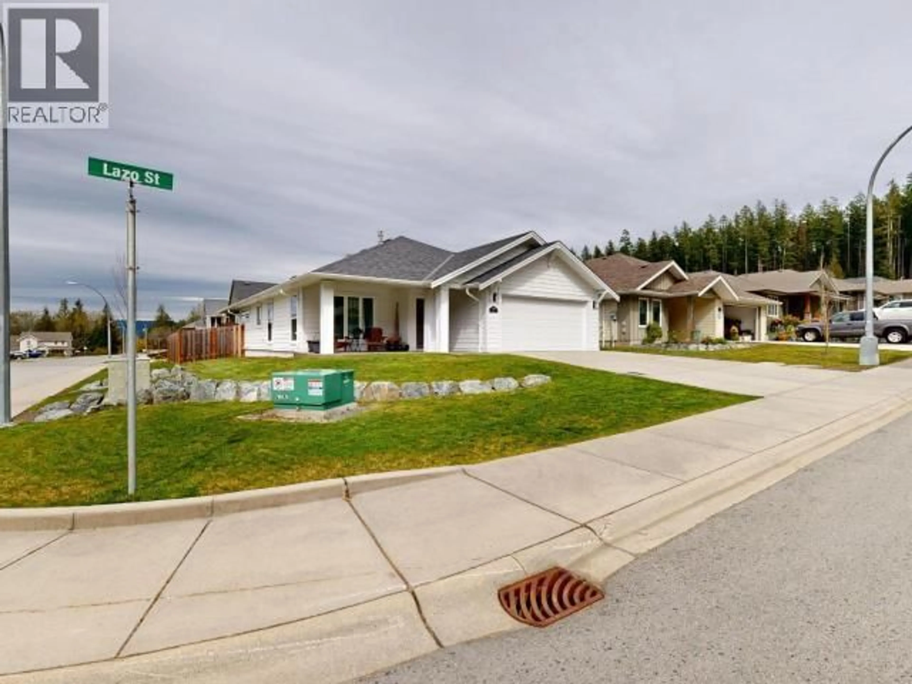 A pic from outside/outdoor area/front of a property/back of a property/a pic from drone, street for 7339 LAZO STREET, Powell River British Columbia