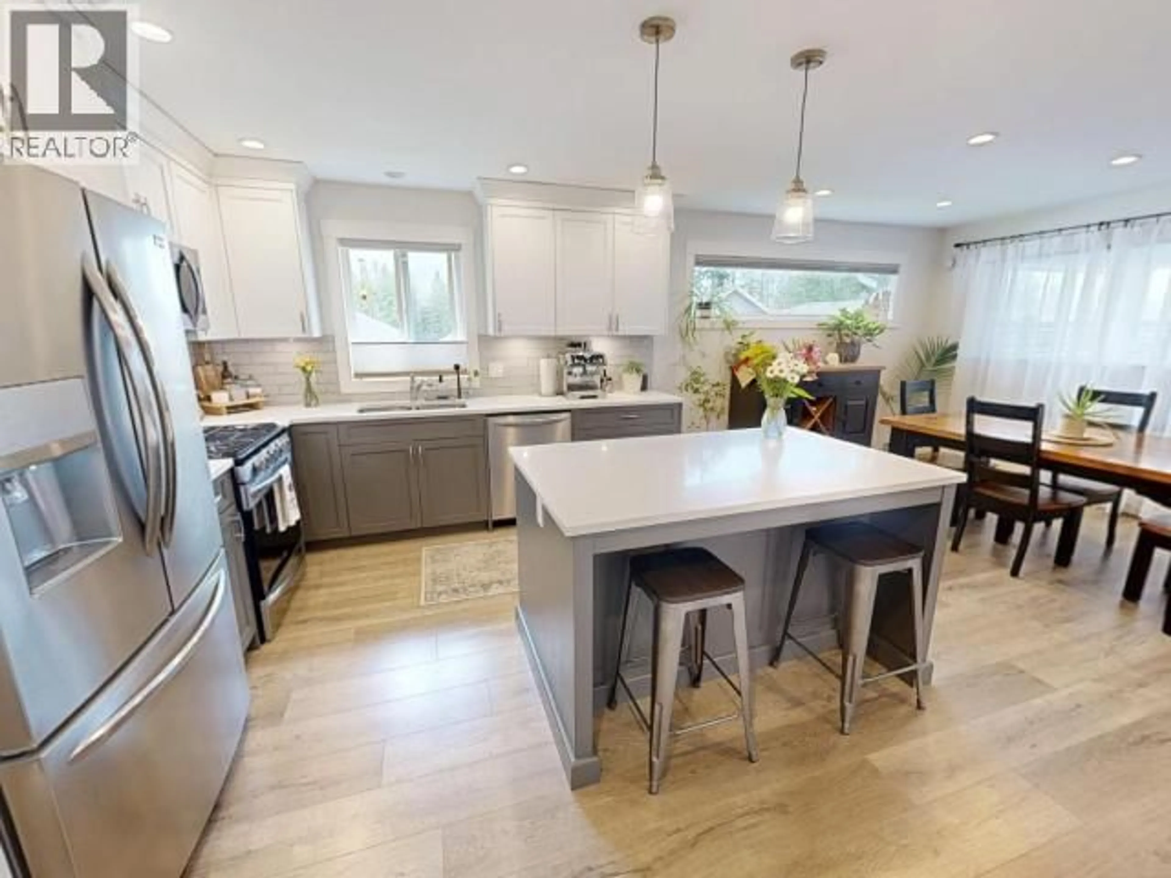 Open concept kitchen, unknown for 7339 LAZO STREET, Powell River British Columbia