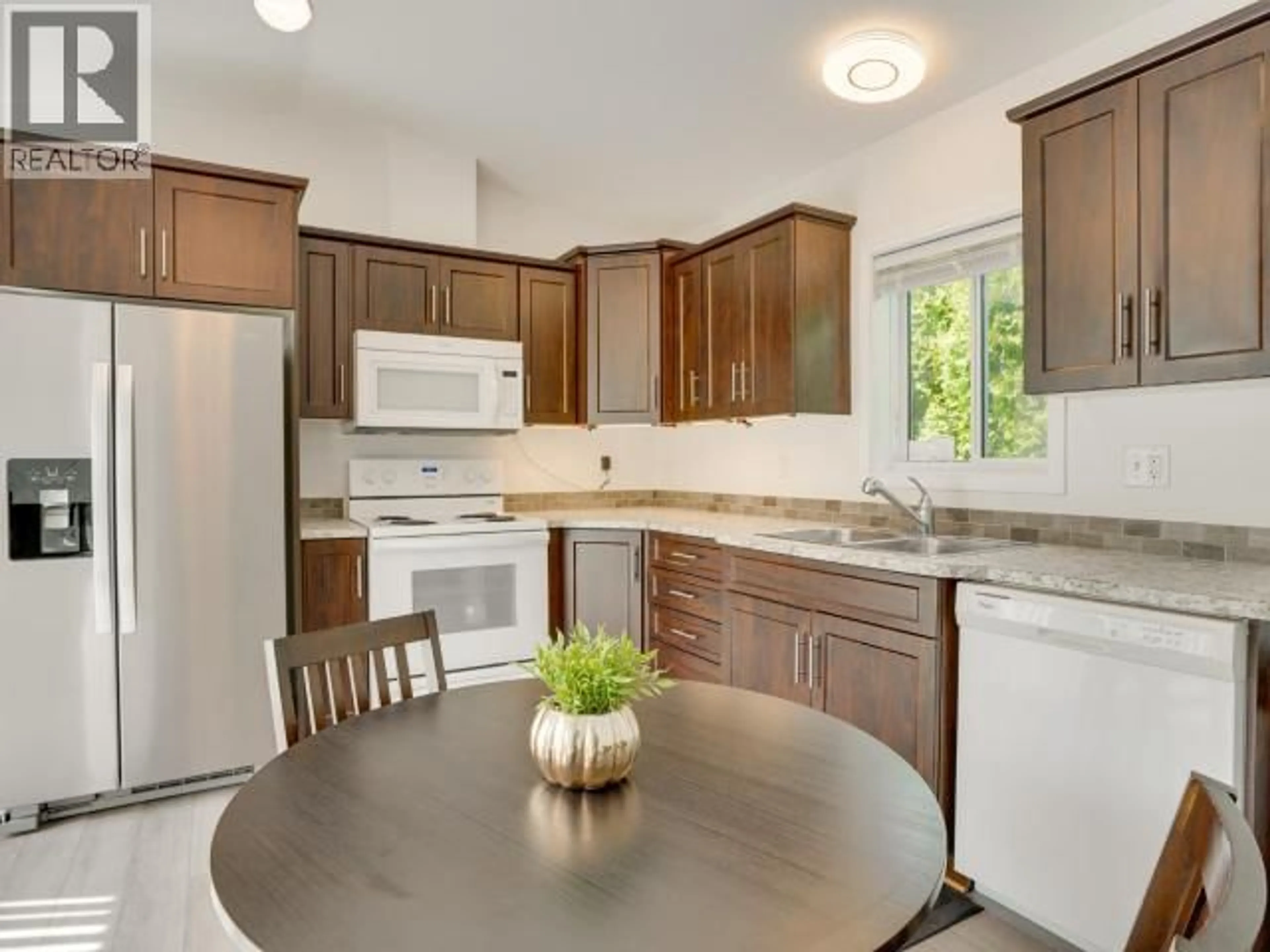 Open concept kitchen, unknown for 104 - 8430 SPRINGBROOK ROAD, Powell River British Columbia V8A0S3