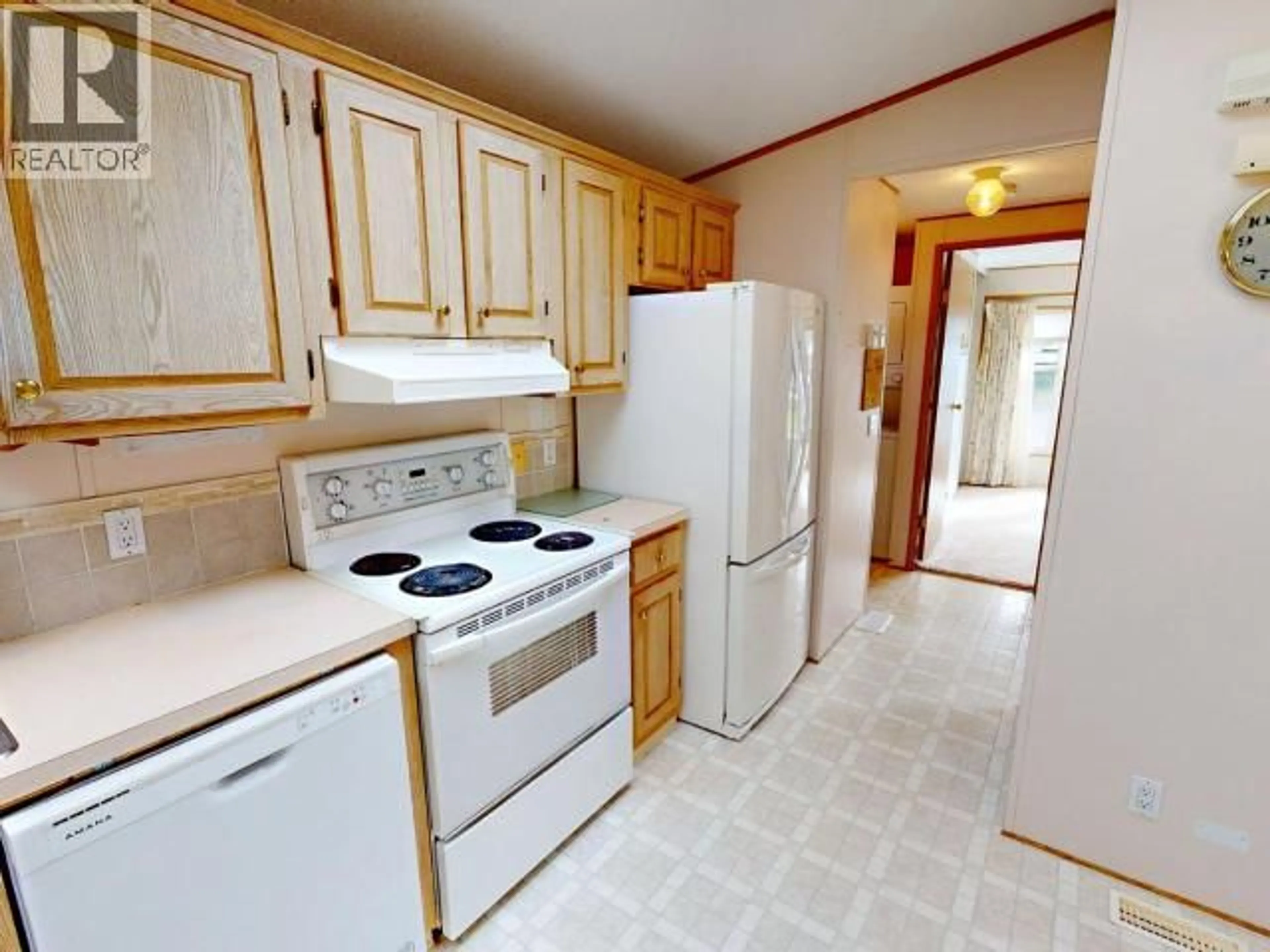Standard kitchen, unknown for 204 - 7575 DUNCAN STREET, Powell River British Columbia V8A5L1